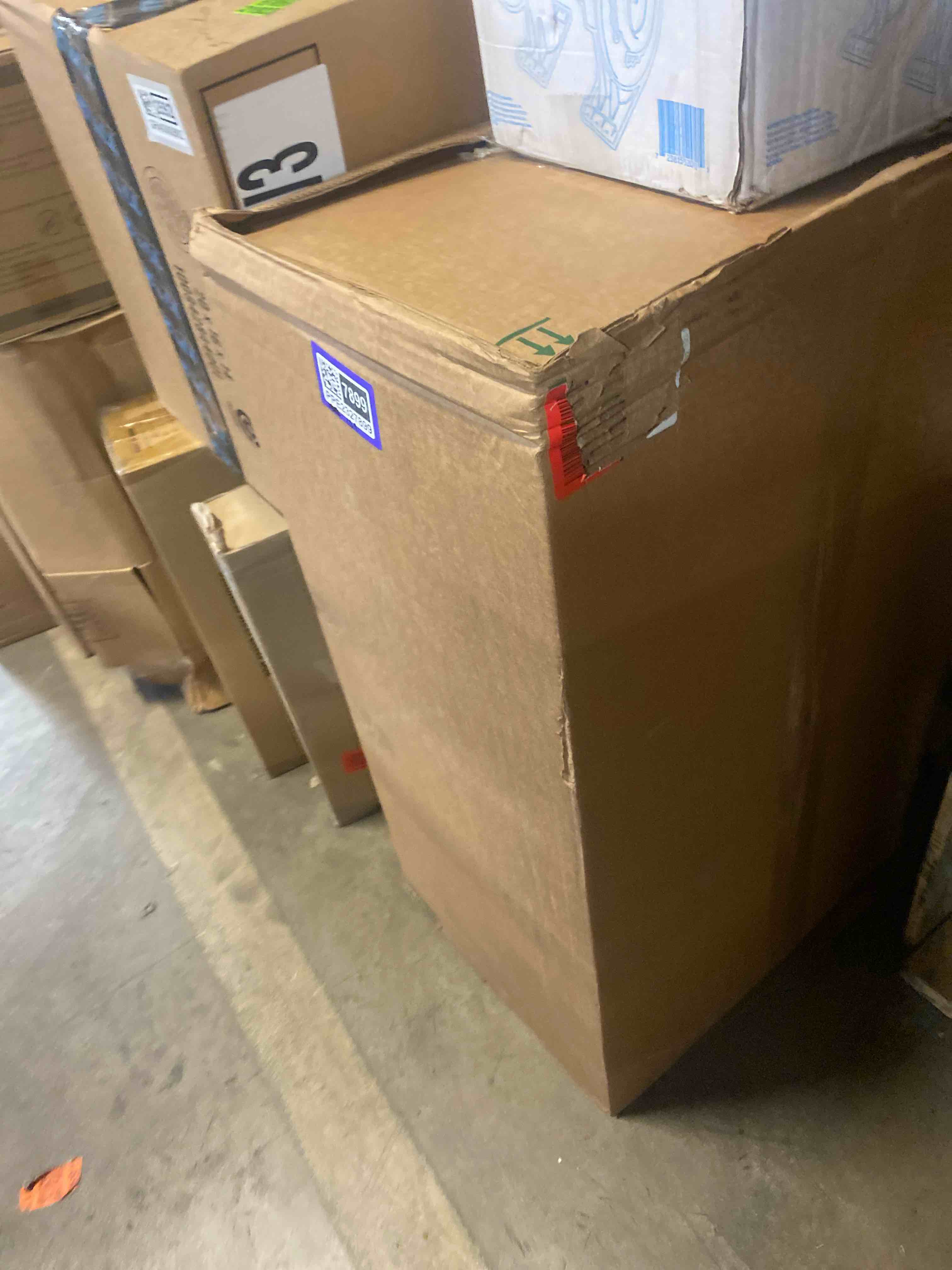 https://s3.amazonaws.com/lotting-images-prod/phillipi/PPE2327899_1753193568486.jpeg