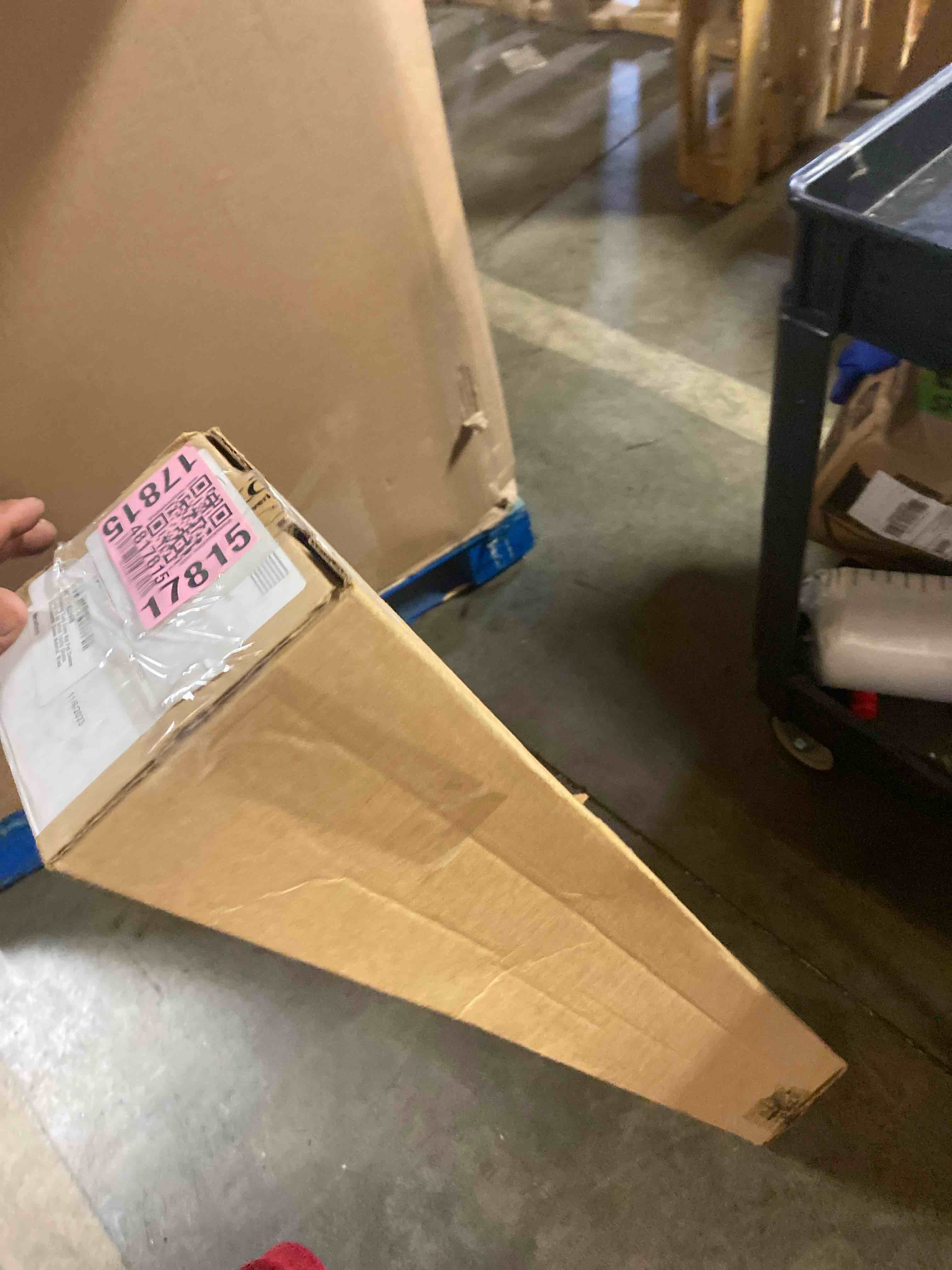 https://s3.amazonaws.com/lotting-images-prod/phillipi/PPE2328052_1753377746284.jpeg