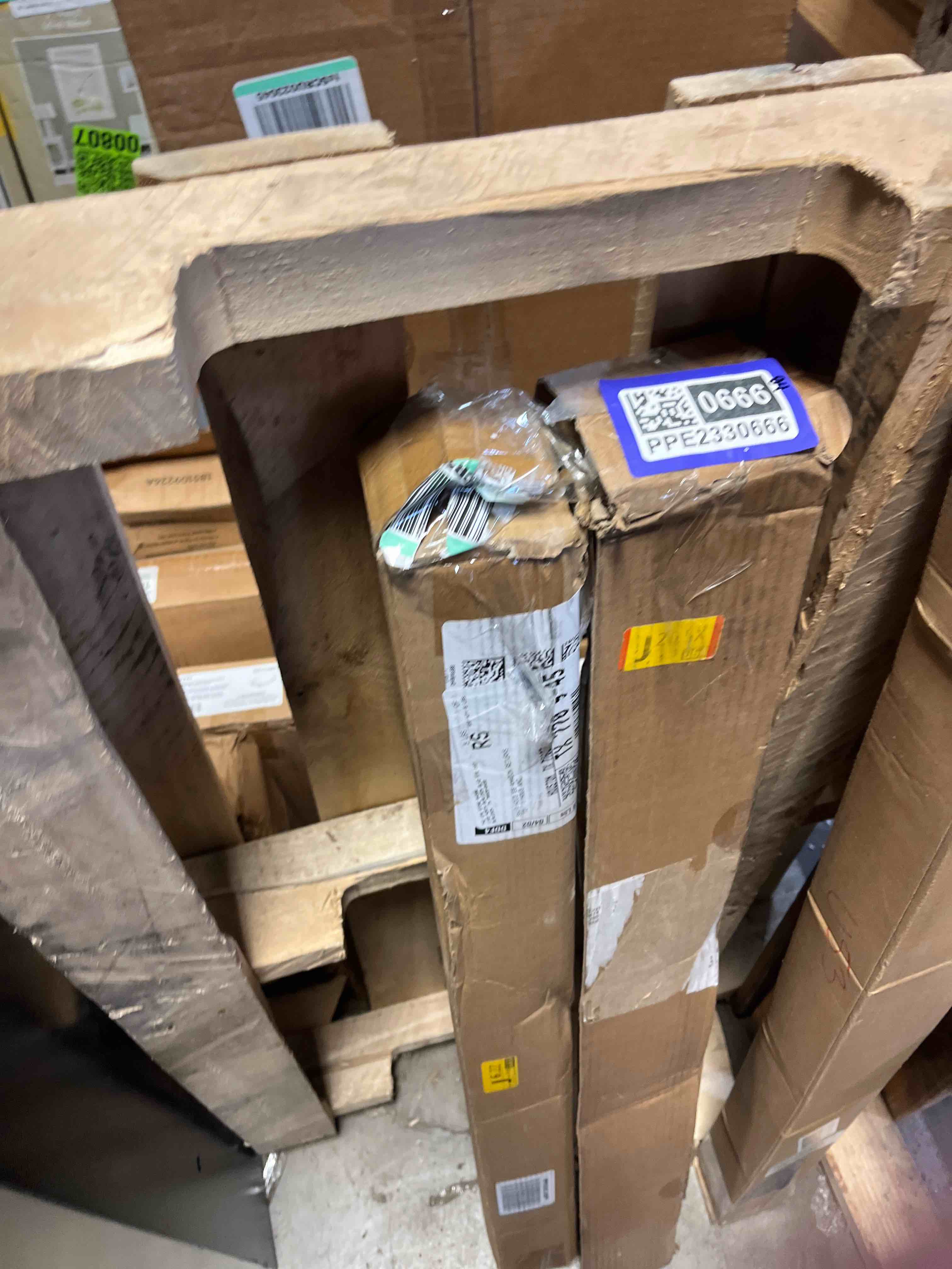 https://s3.amazonaws.com/lotting-images-prod/phillipi/PPE2330667_1752081610438.jpeg