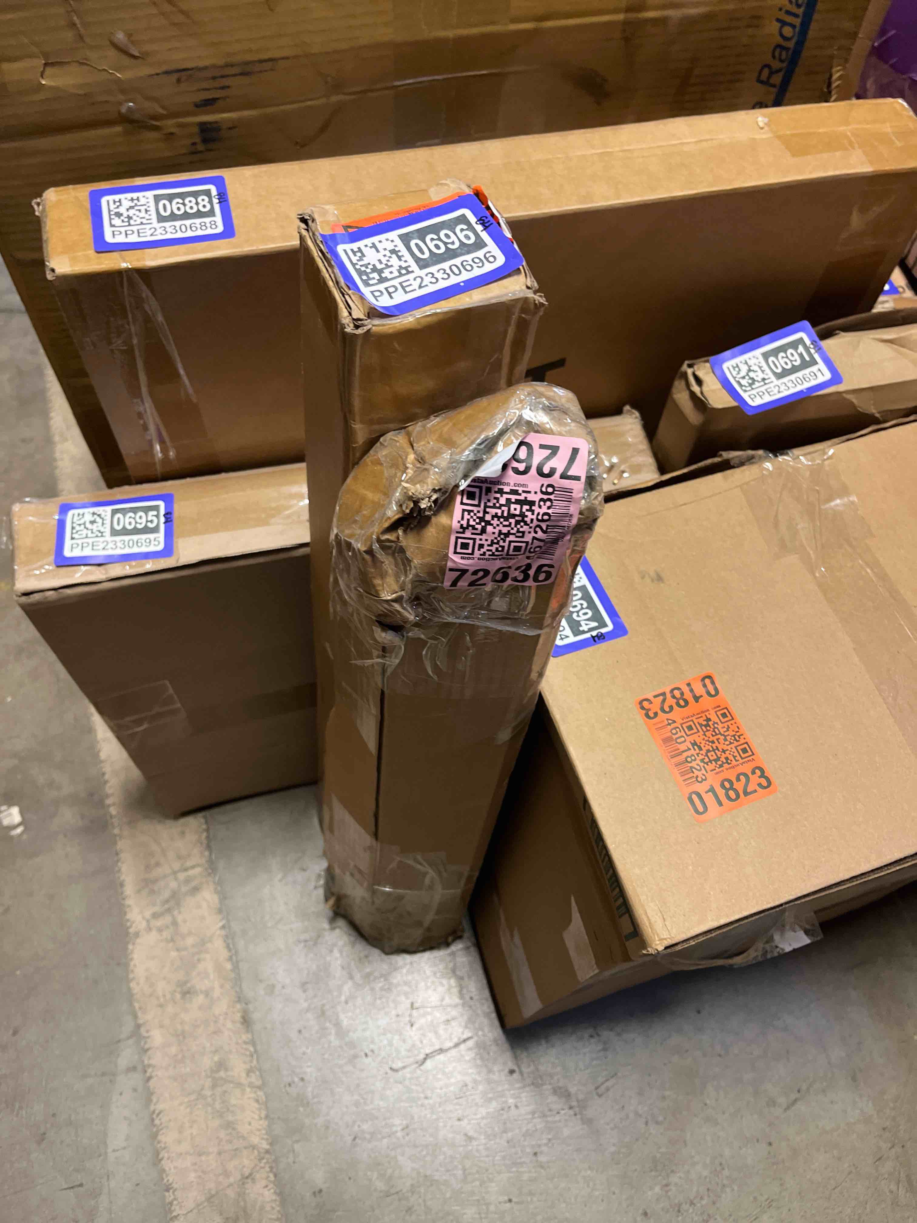 https://s3.amazonaws.com/lotting-images-prod/phillipi/PPE2330697_1752086175563.jpeg