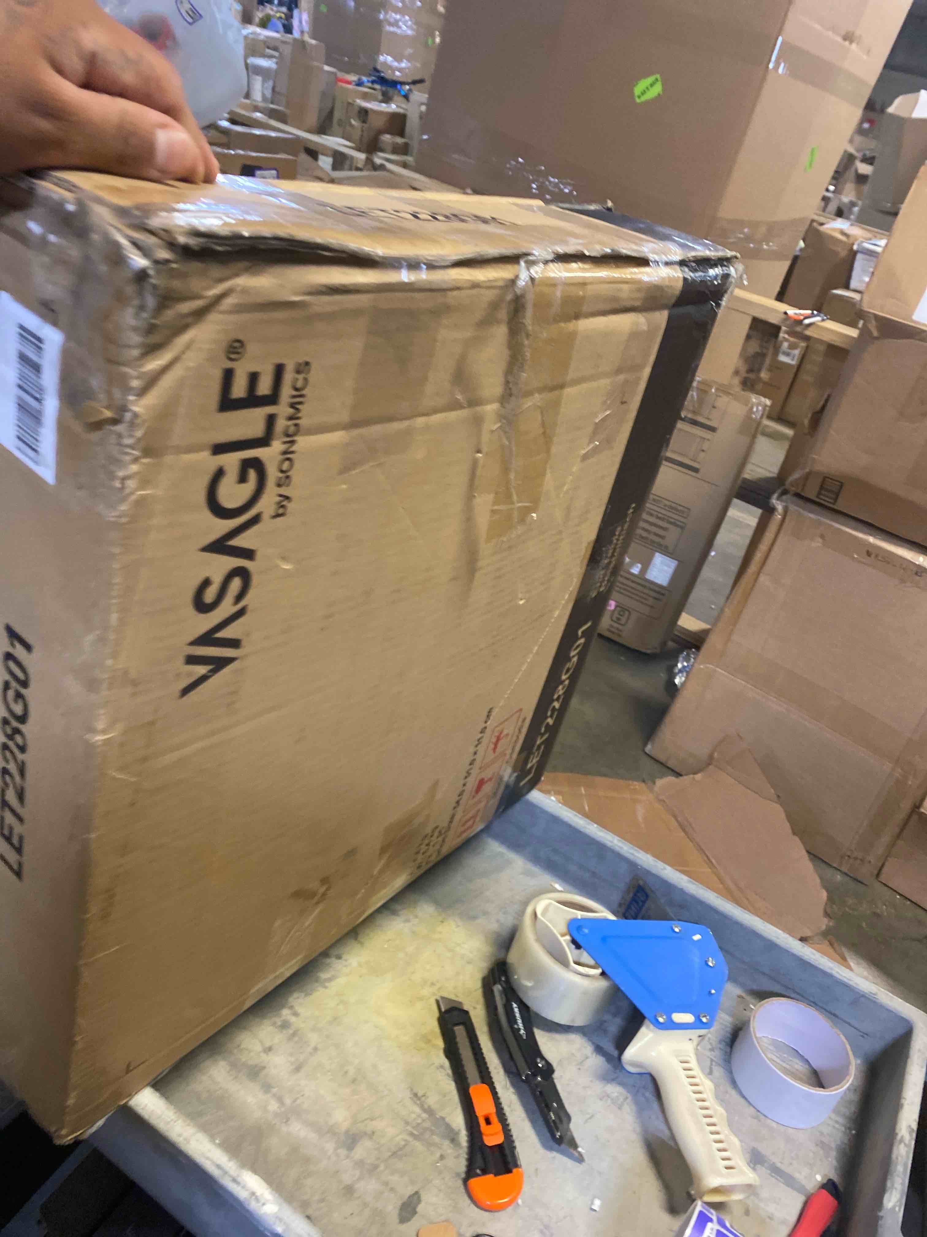 https://s3.amazonaws.com/lotting-images-prod/phillipi/PPE2330837_1752248815651.jpeg