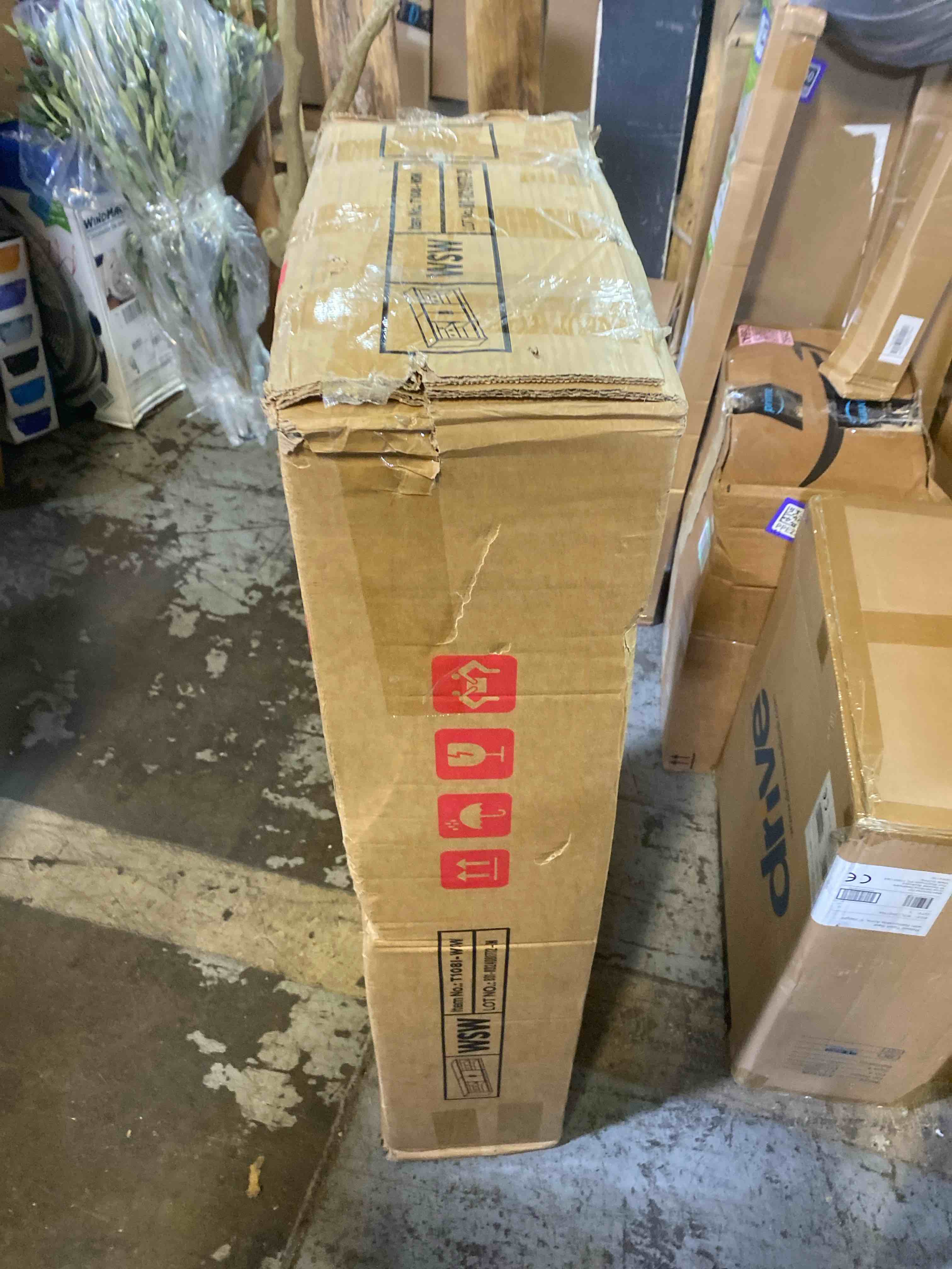https://s3.amazonaws.com/lotting-images-prod/phillipi/PPE2331062_1752610674967.jpeg