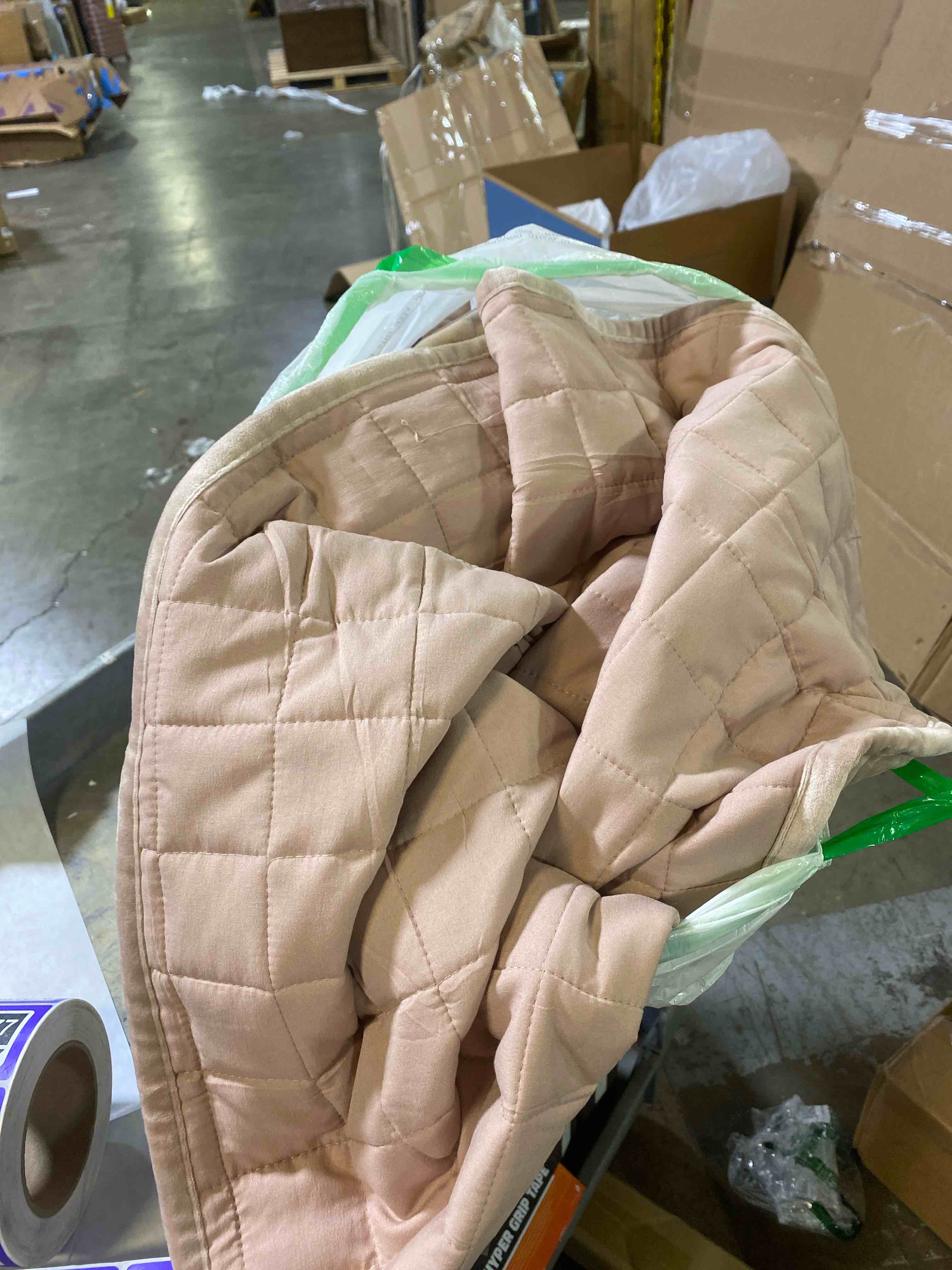 https://s3.amazonaws.com/lotting-images-prod/phillipi/PPE2331067_1752611675388.jpeg