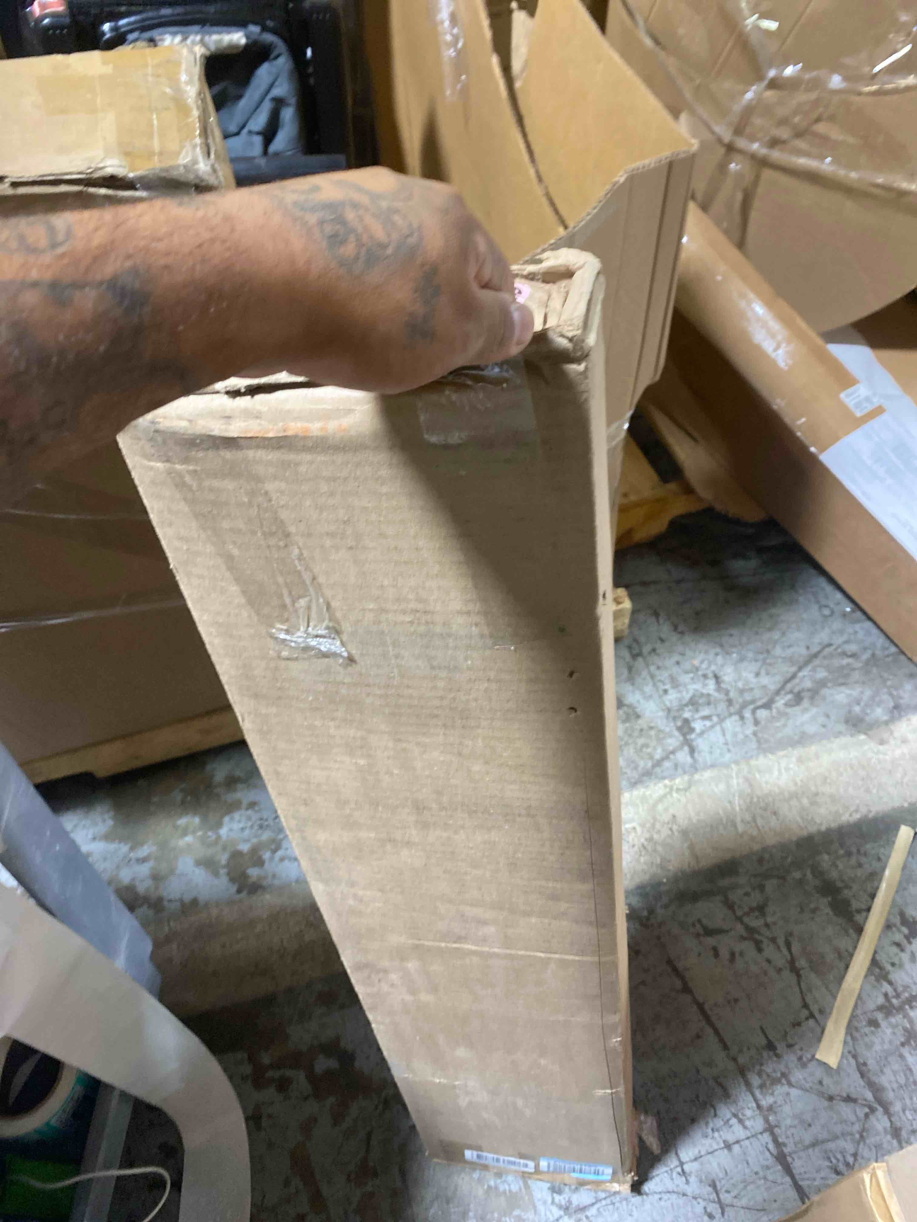 https://s3.amazonaws.com/lotting-images-prod/phillipi/PPE2331091_1752849190143.jpeg