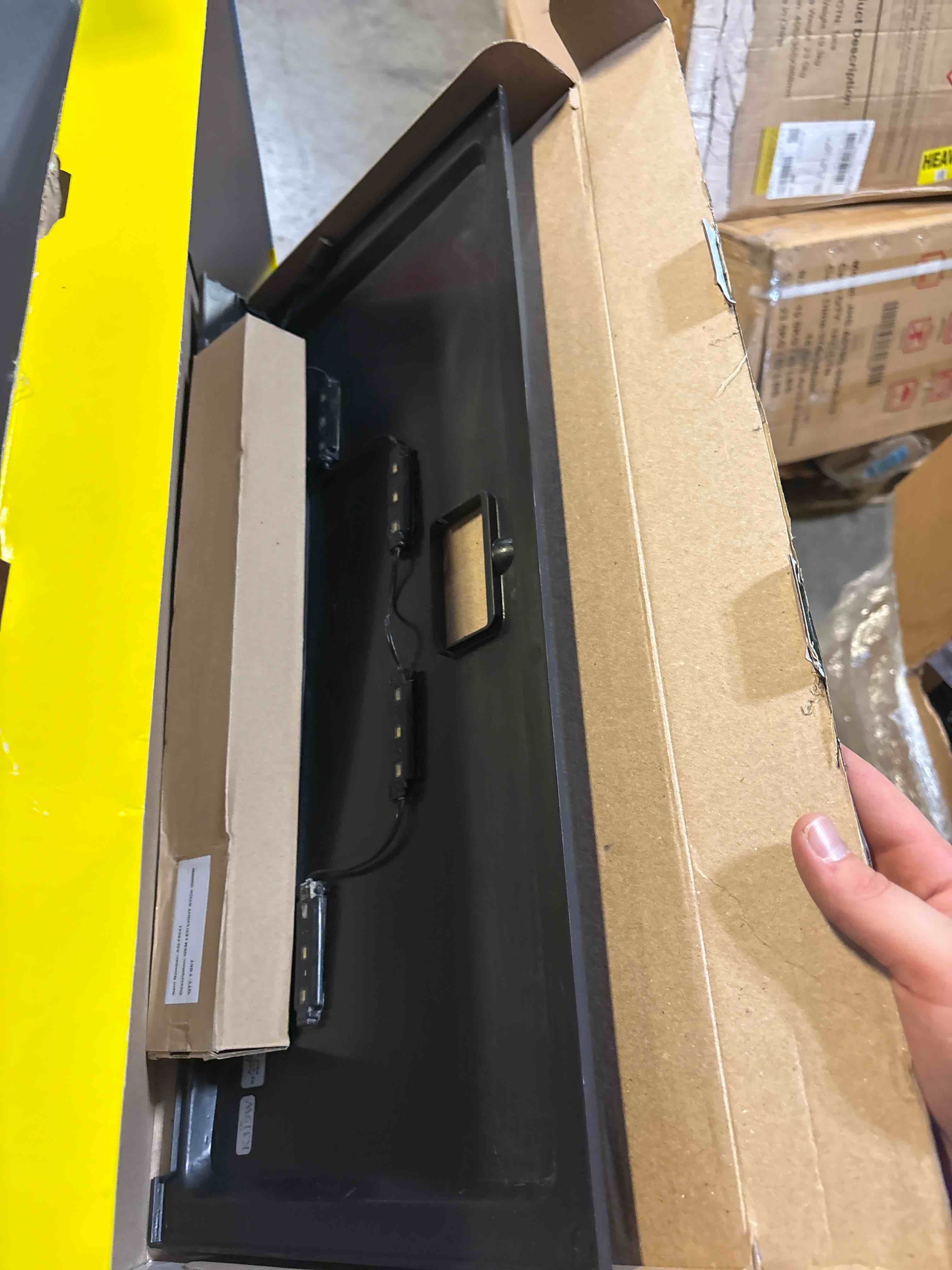 https://s3.amazonaws.com/lotting-images-prod/phillipi/PPE2331363_1755888571702.jpeg