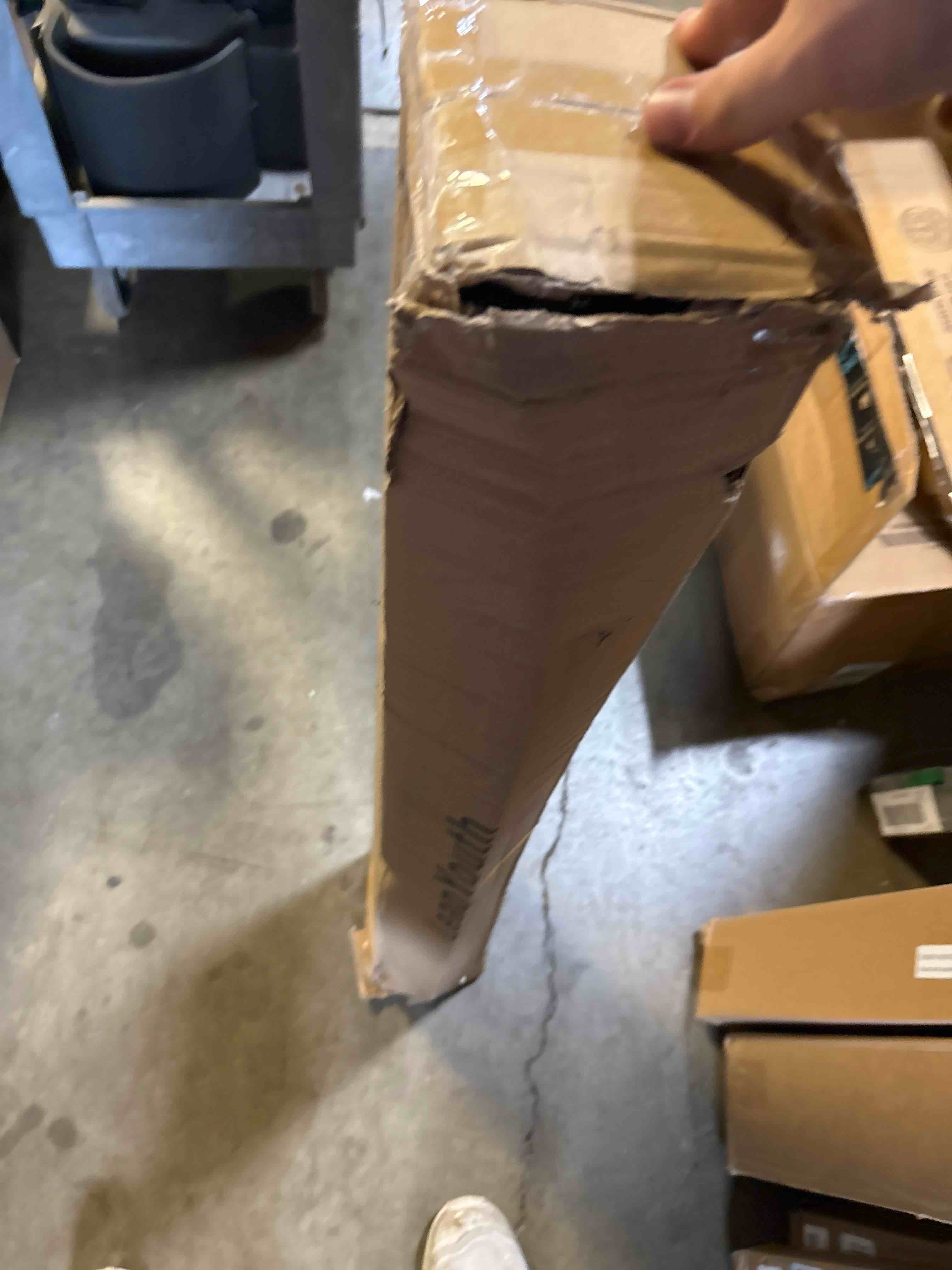 https://s3.amazonaws.com/lotting-images-prod/phillipi/PPE2331368_1755889910593.jpeg