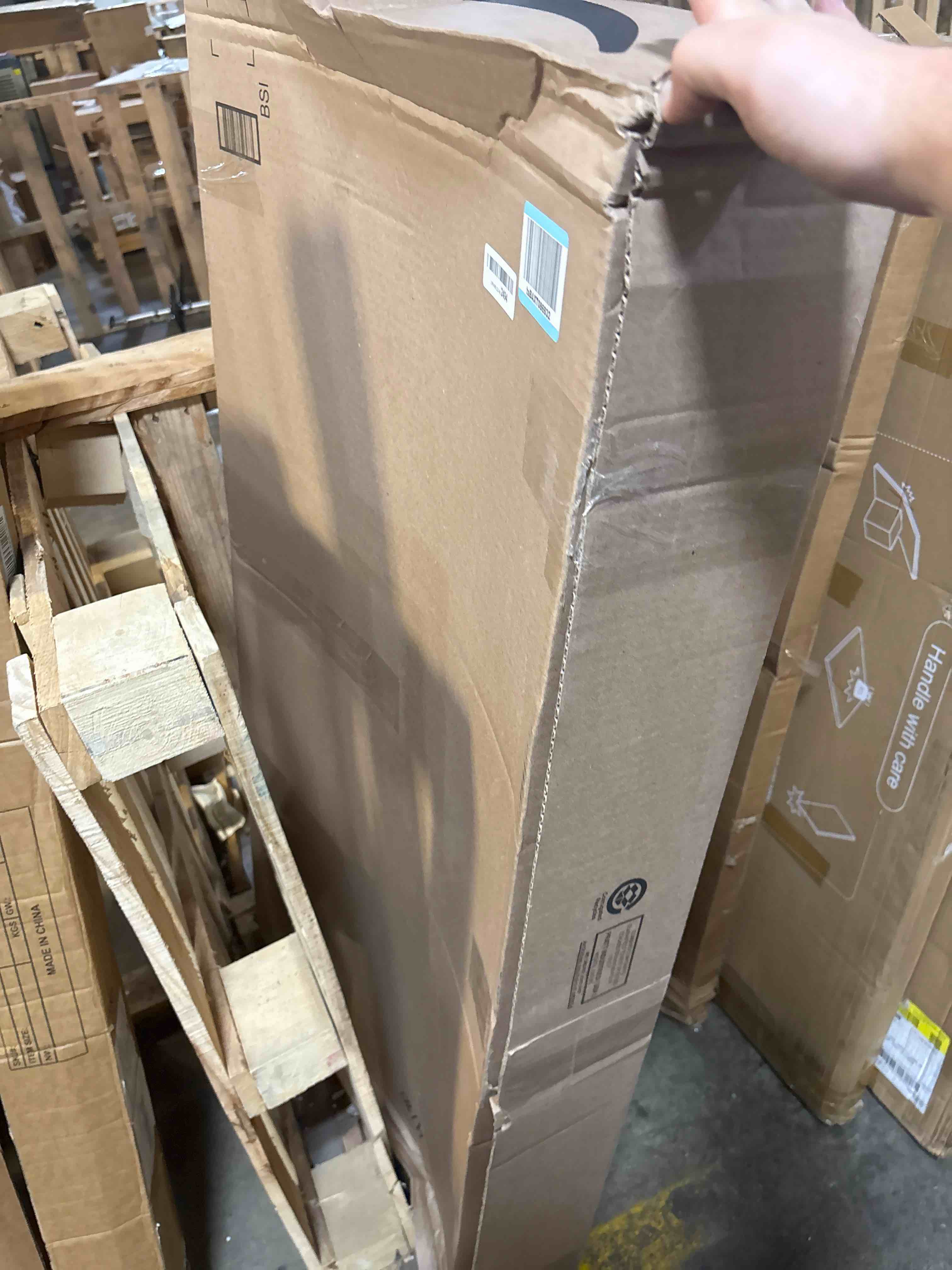 https://s3.amazonaws.com/lotting-images-prod/phillipi/PPE2331631_1756839858115.jpeg