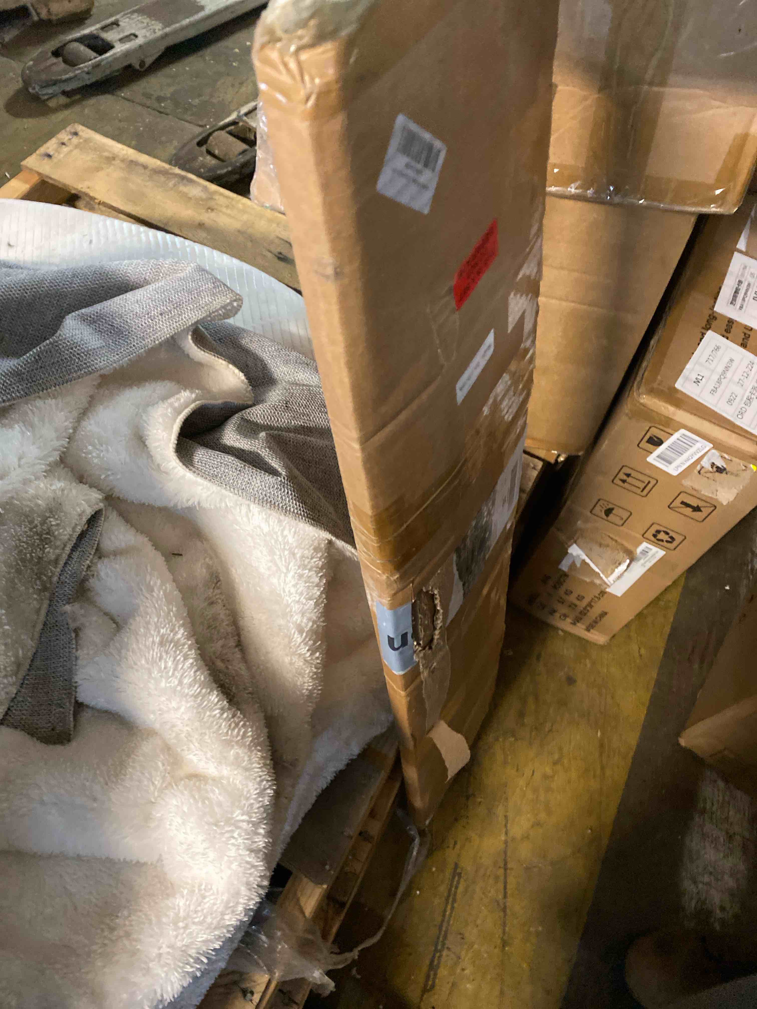 https://s3.amazonaws.com/lotting-images-prod/phillipi/PPE2333091_1746725892834.jpeg