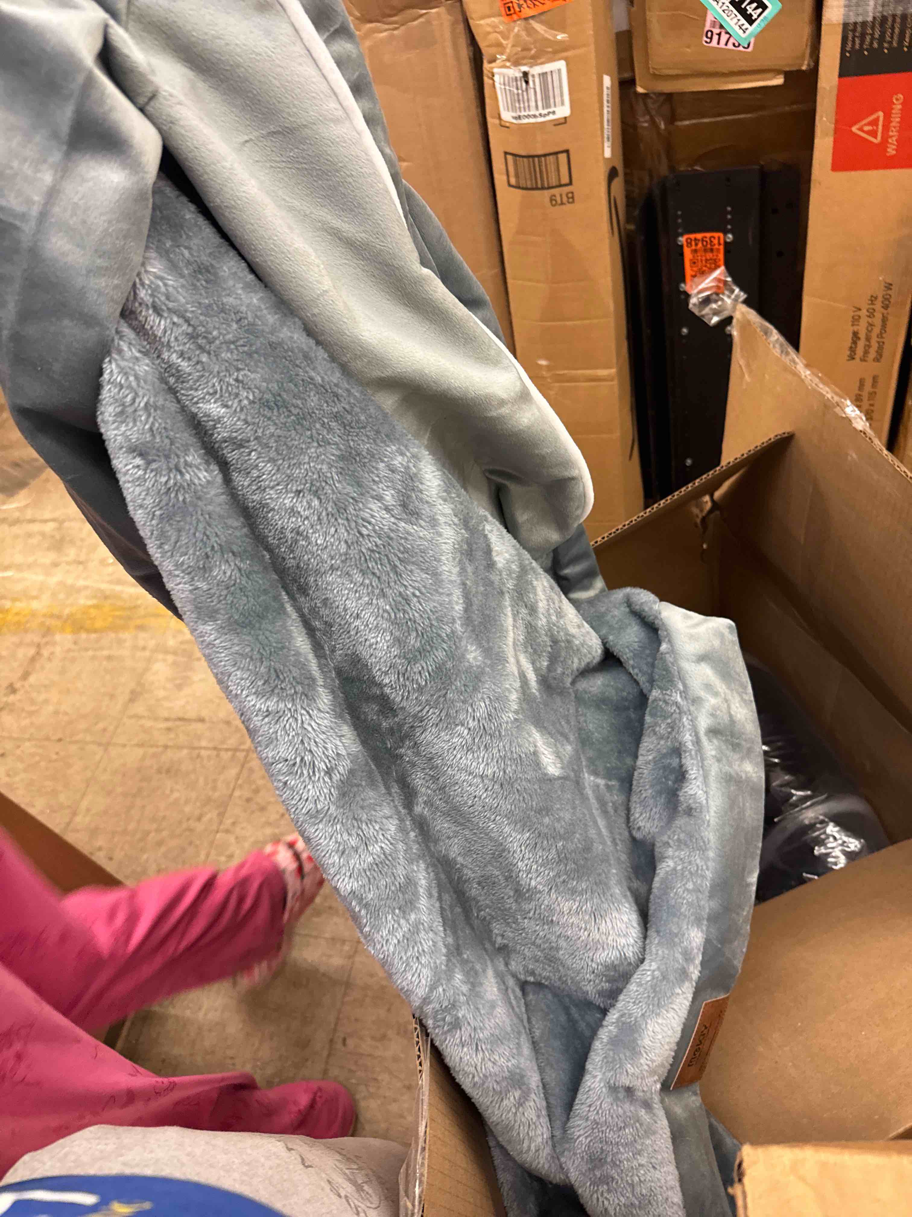https://s3.amazonaws.com/lotting-images-prod/phillipi/PPE2335336_1748026683865.jpeg