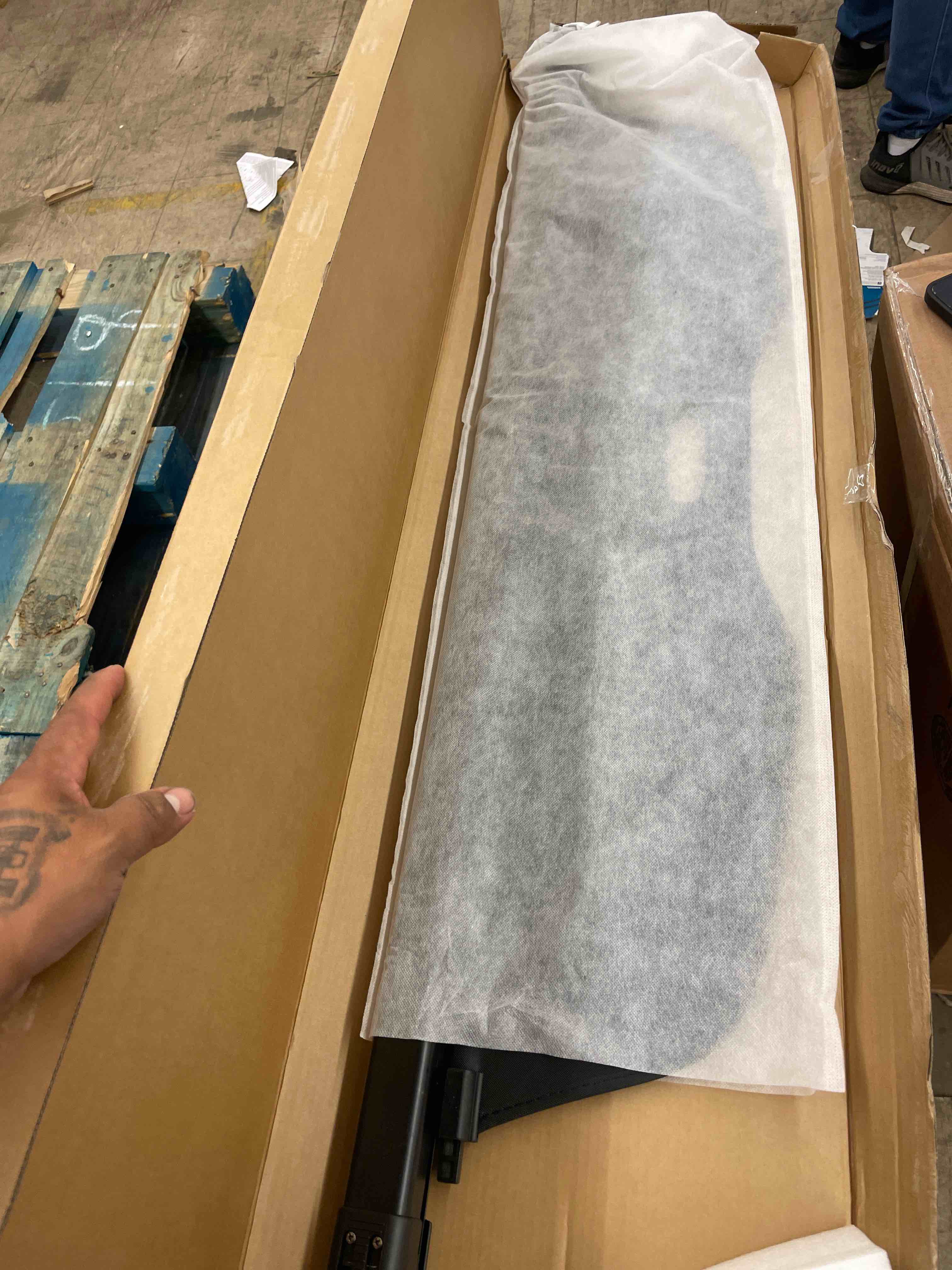 Cargo Cover for Volkswagen Touareg 2004-2010 Accessories Rear Trunk Cover Rear Trunk Security Cover Shielding Shade, Black