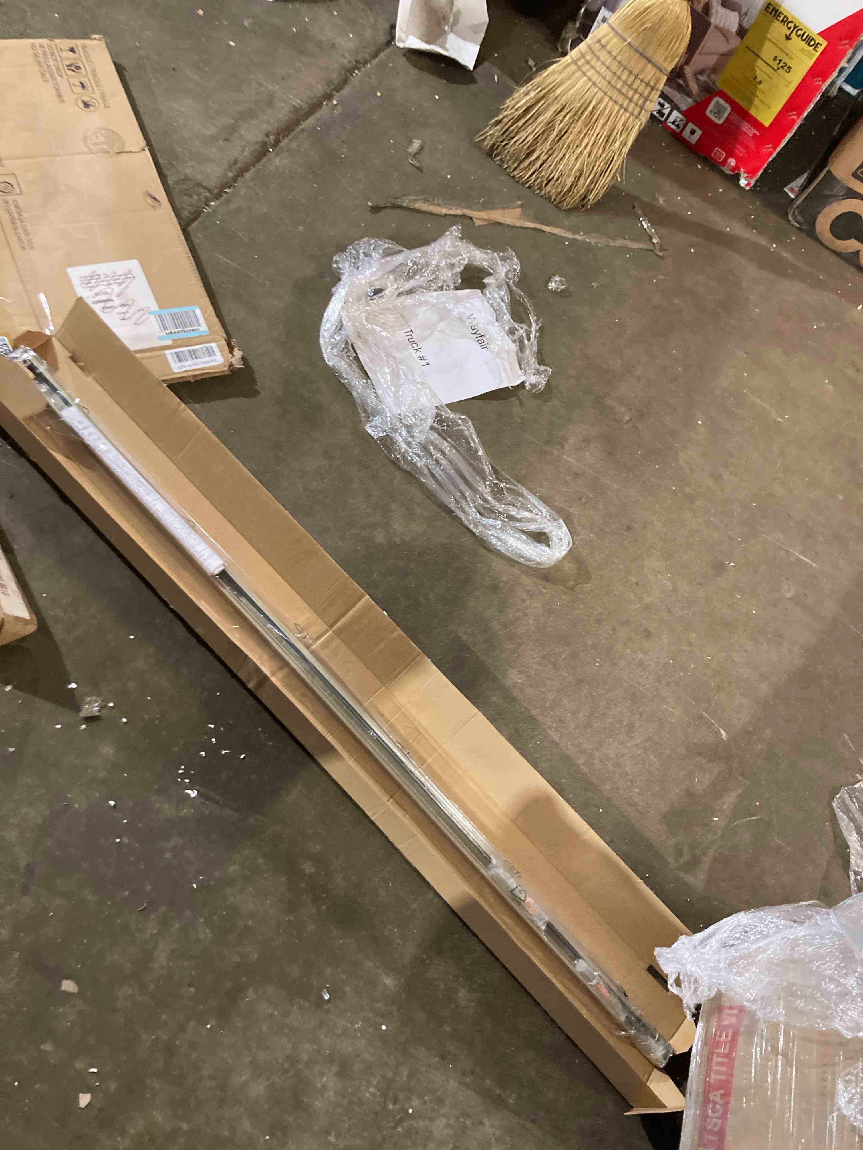 https://s3.amazonaws.com/lotting-images-prod/phillipi/PPE2336852_1750866878129.jpeg