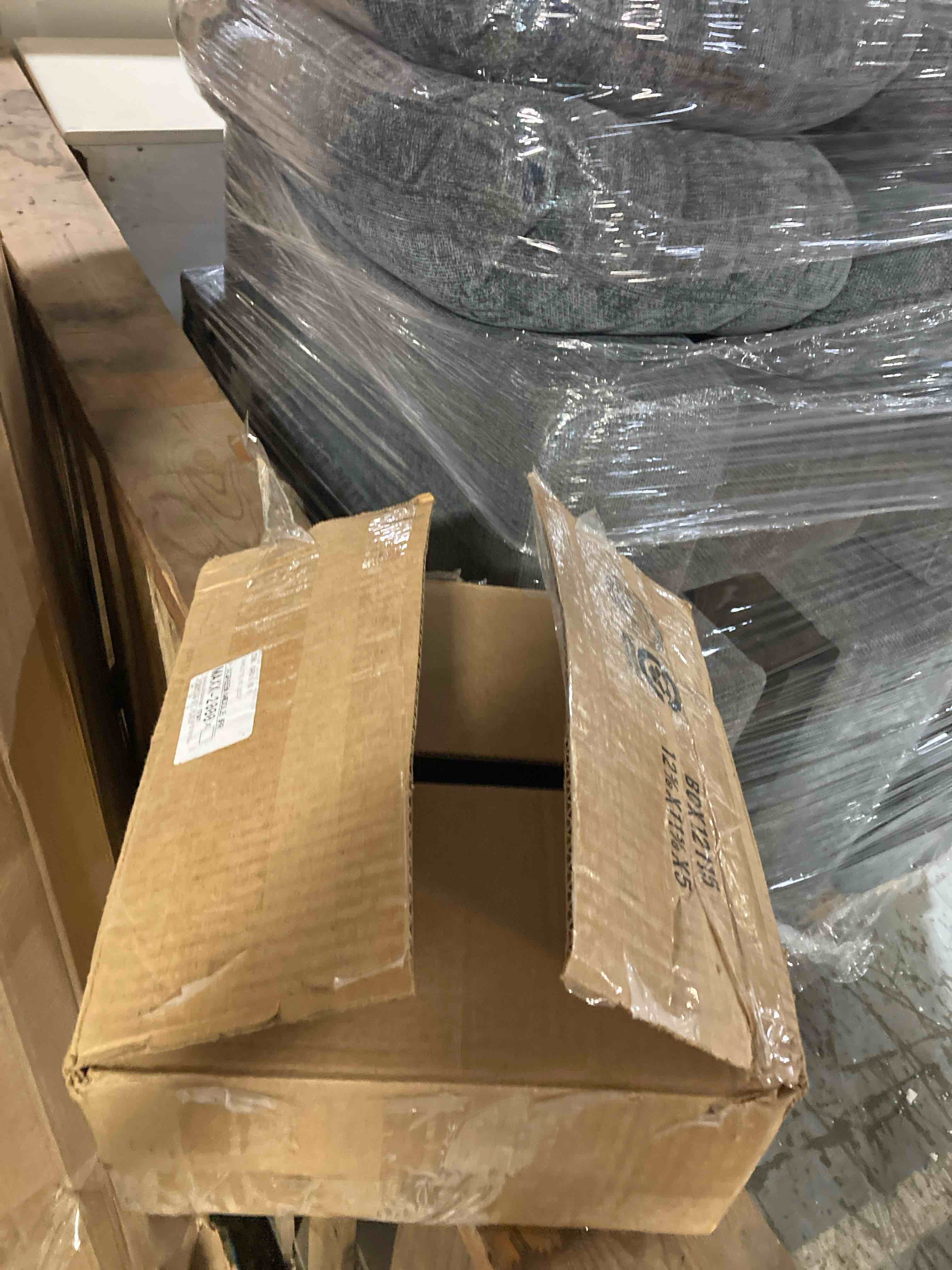 https://s3.amazonaws.com/lotting-images-prod/phillipi/PPE2341430_1752076984194.jpeg