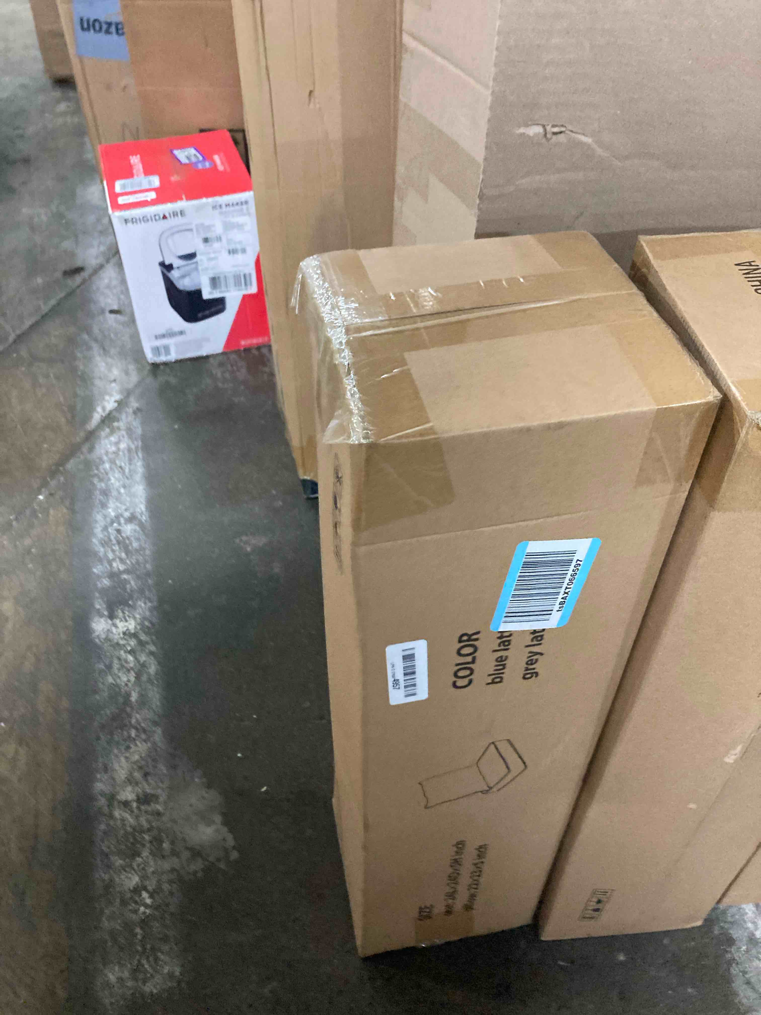 https://s3.amazonaws.com/lotting-images-prod/phillipi/PPE2342530_1752262609366.jpeg