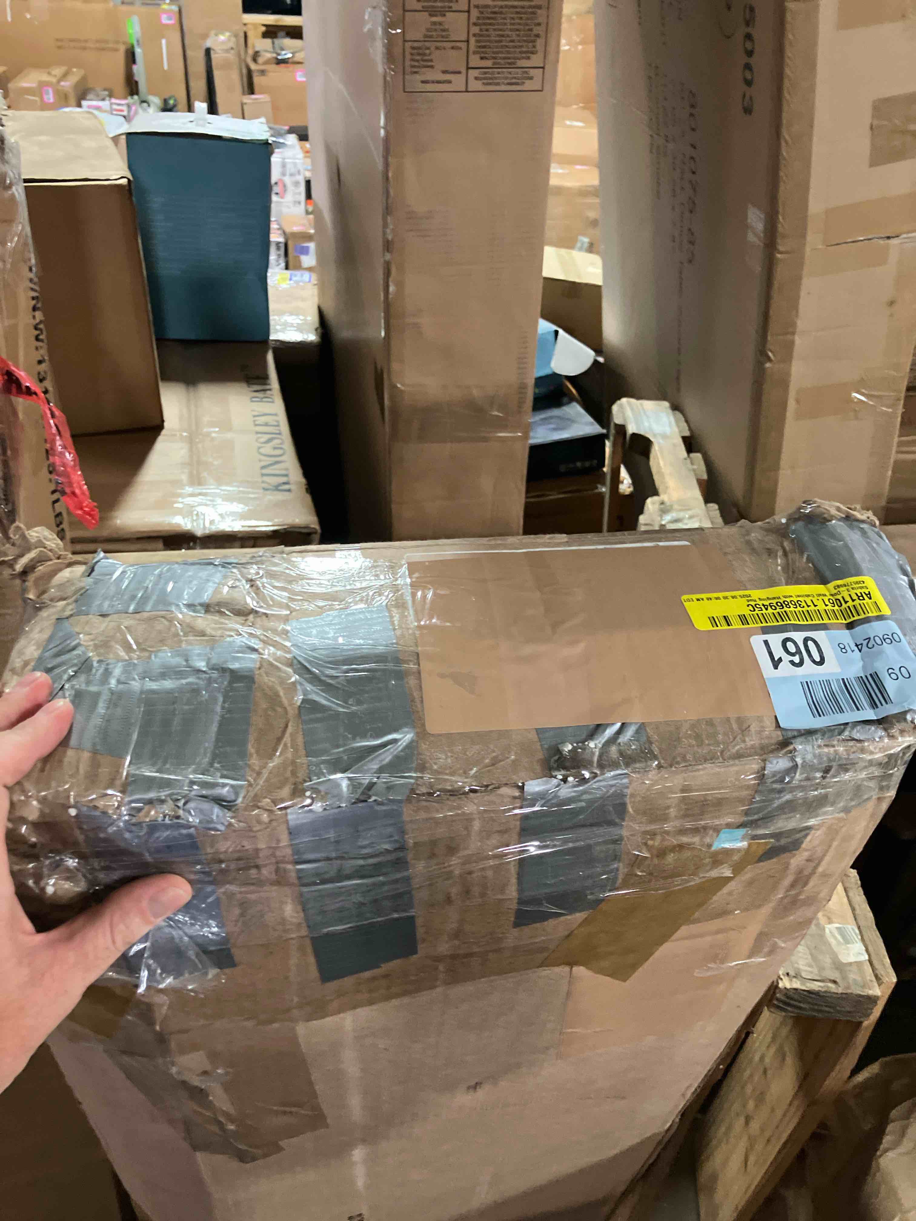 https://s3.amazonaws.com/lotting-images-prod/phillipi/PPE3497418_1751990458129.jpeg