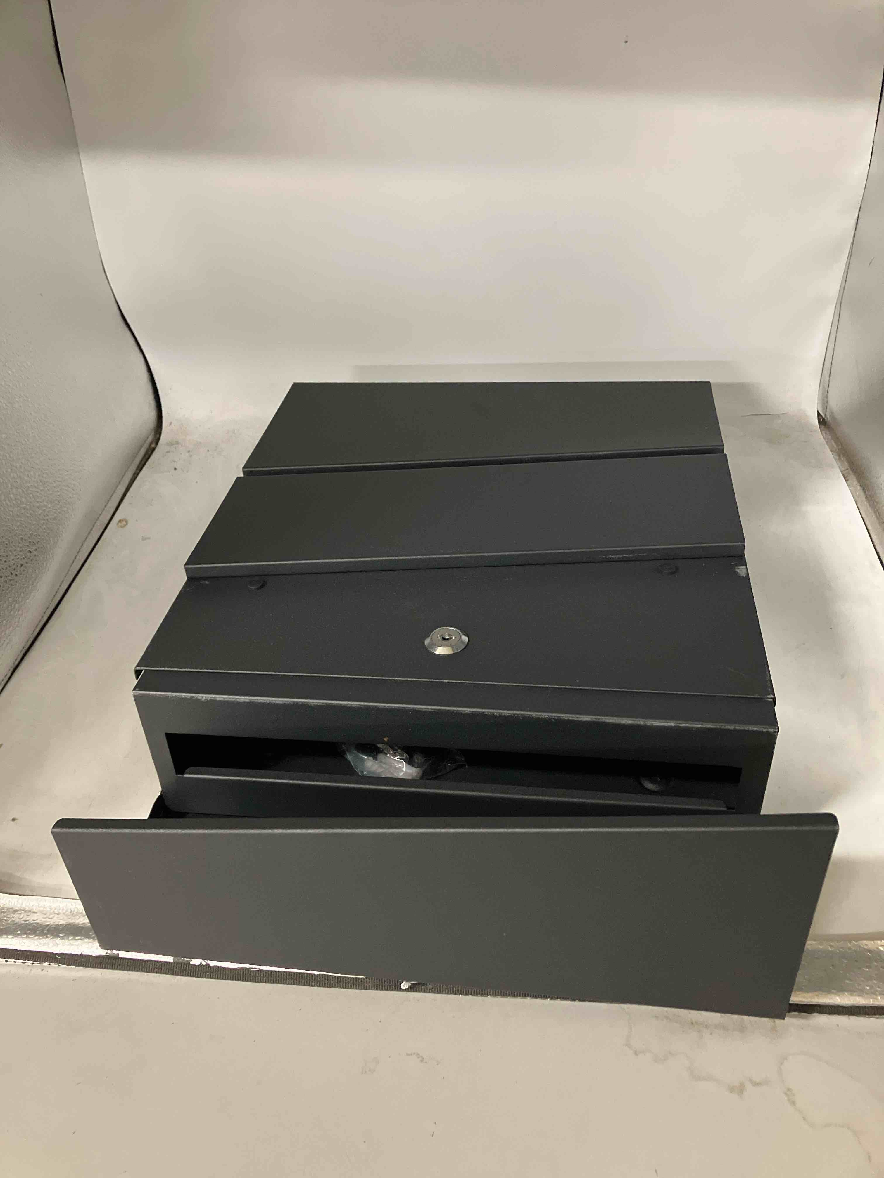 https://s3.amazonaws.com/lotting-images-prod/phillipi/PPE3498227_1754683487672.jpeg