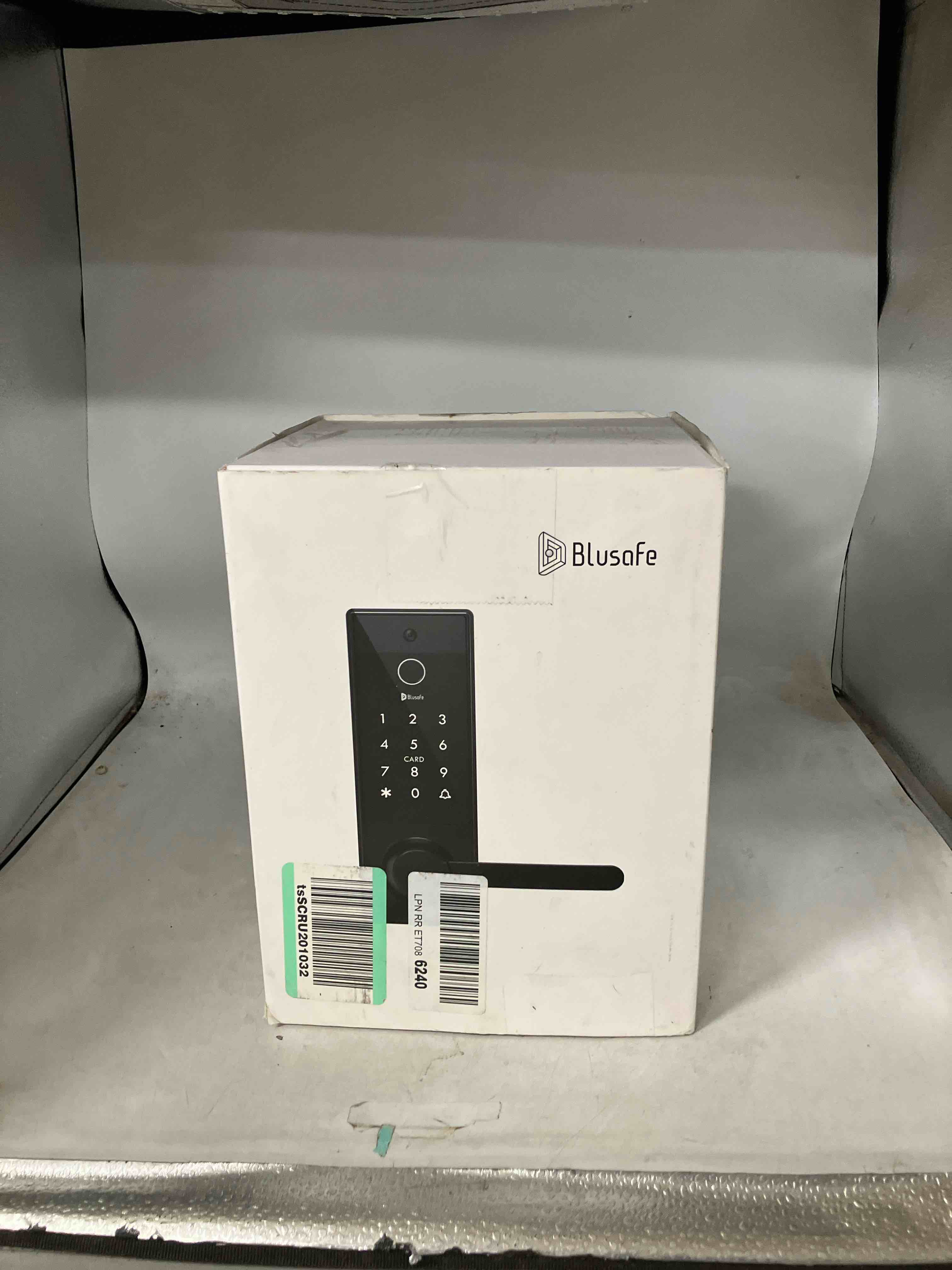 https://s3.amazonaws.com/lotting-images-prod/phillipi/PPE3498235_1754684870898.jpeg