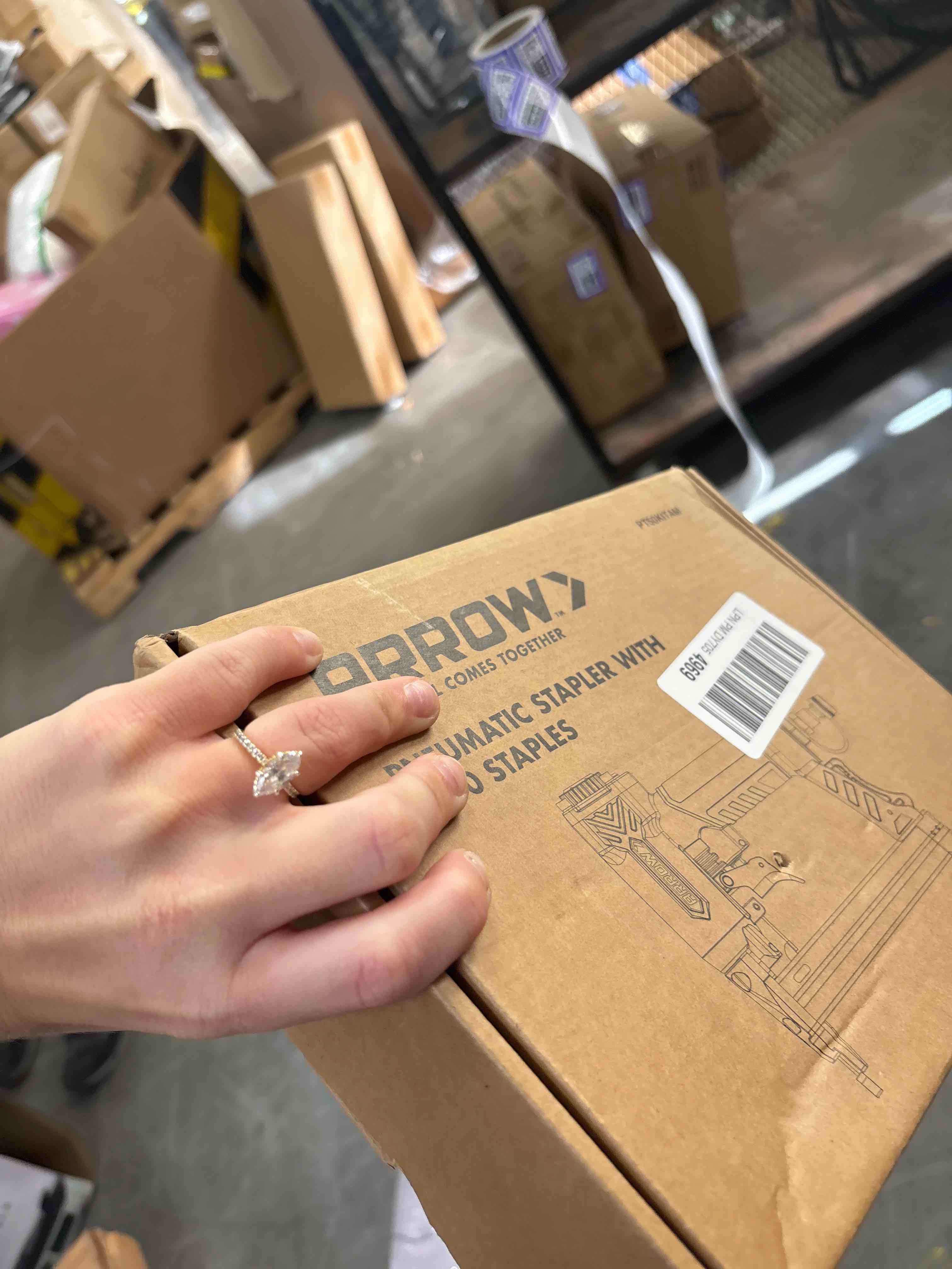 https://s3.amazonaws.com/lotting-images-prod/phillipi/PPE3498363_1756302964532.jpeg