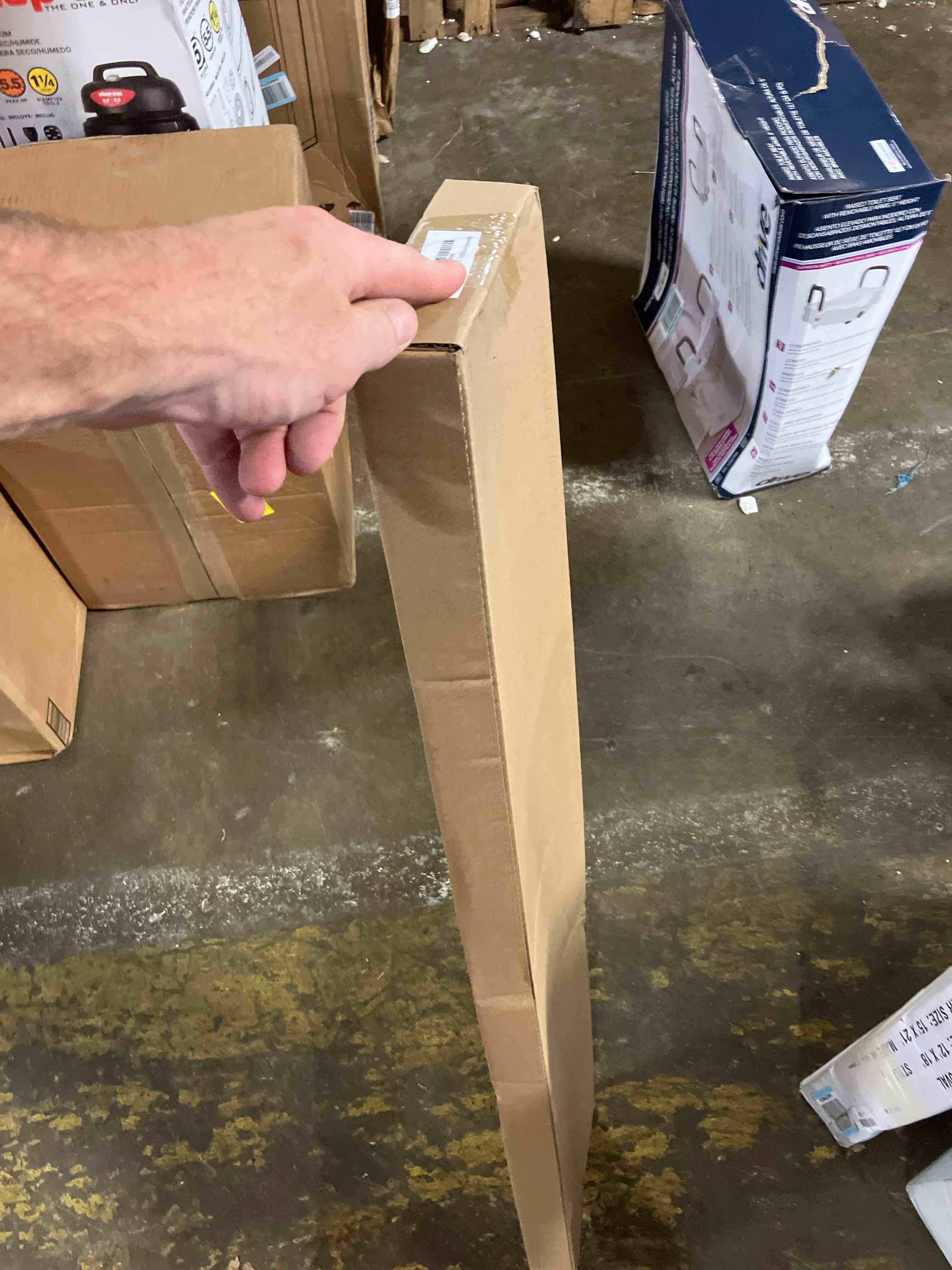 https://s3.amazonaws.com/lotting-images-prod/phillipi/PPE3501236_1753896788395.jpeg