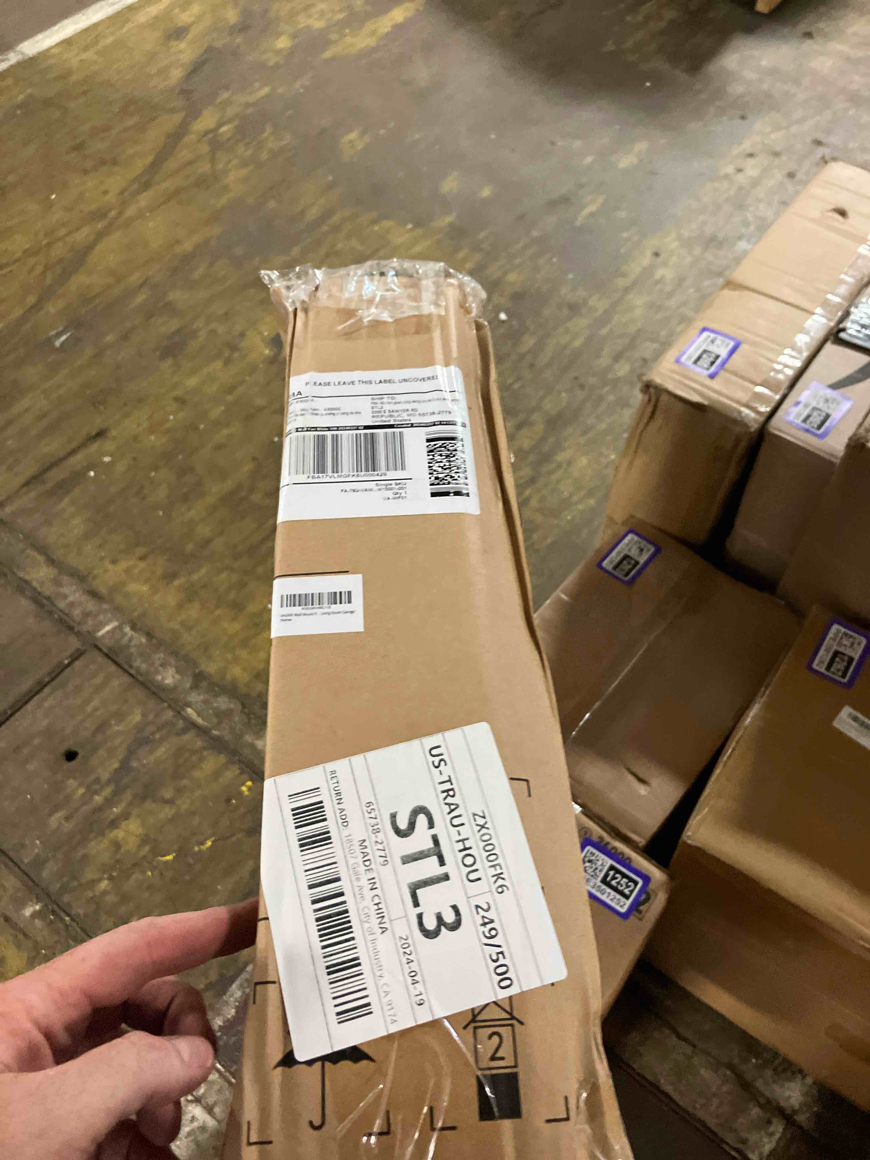 https://s3.amazonaws.com/lotting-images-prod/phillipi/PPE3501251_1753893086394.jpeg