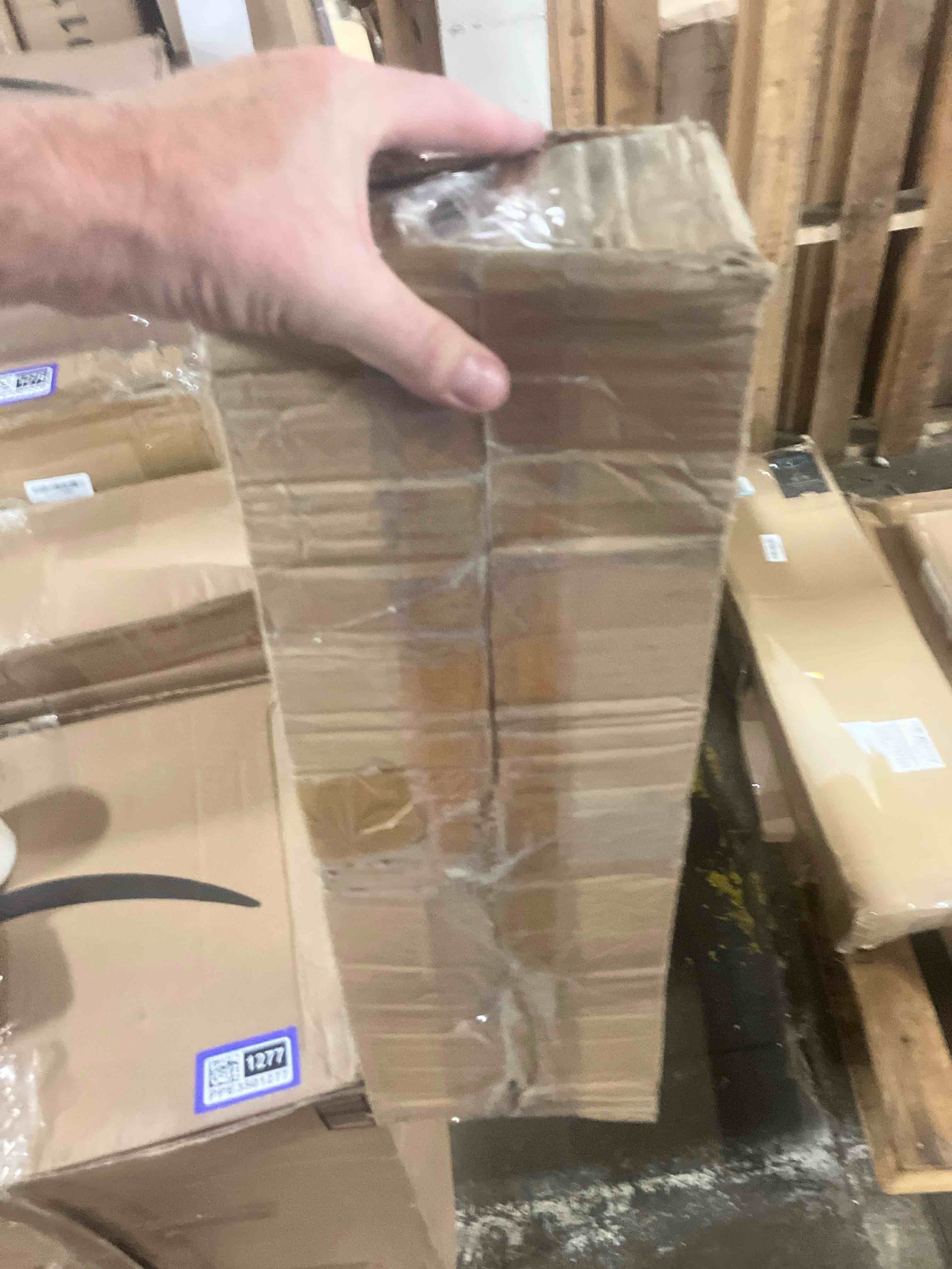 https://s3.amazonaws.com/lotting-images-prod/phillipi/PPE3501275_1753890137475.jpeg