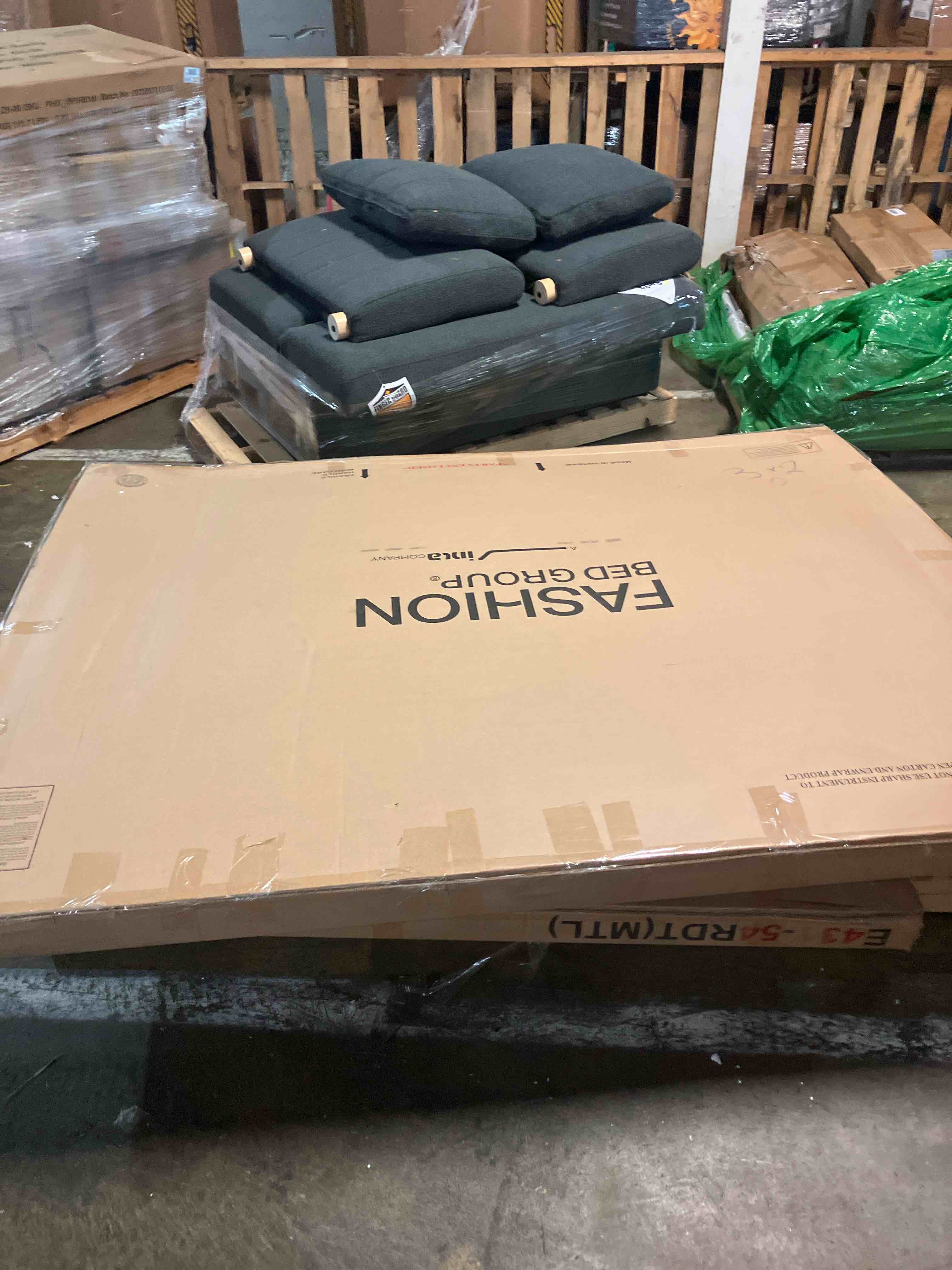 https://s3.amazonaws.com/lotting-images-prod/phillipi/PPE3501815_1753896534944.jpeg