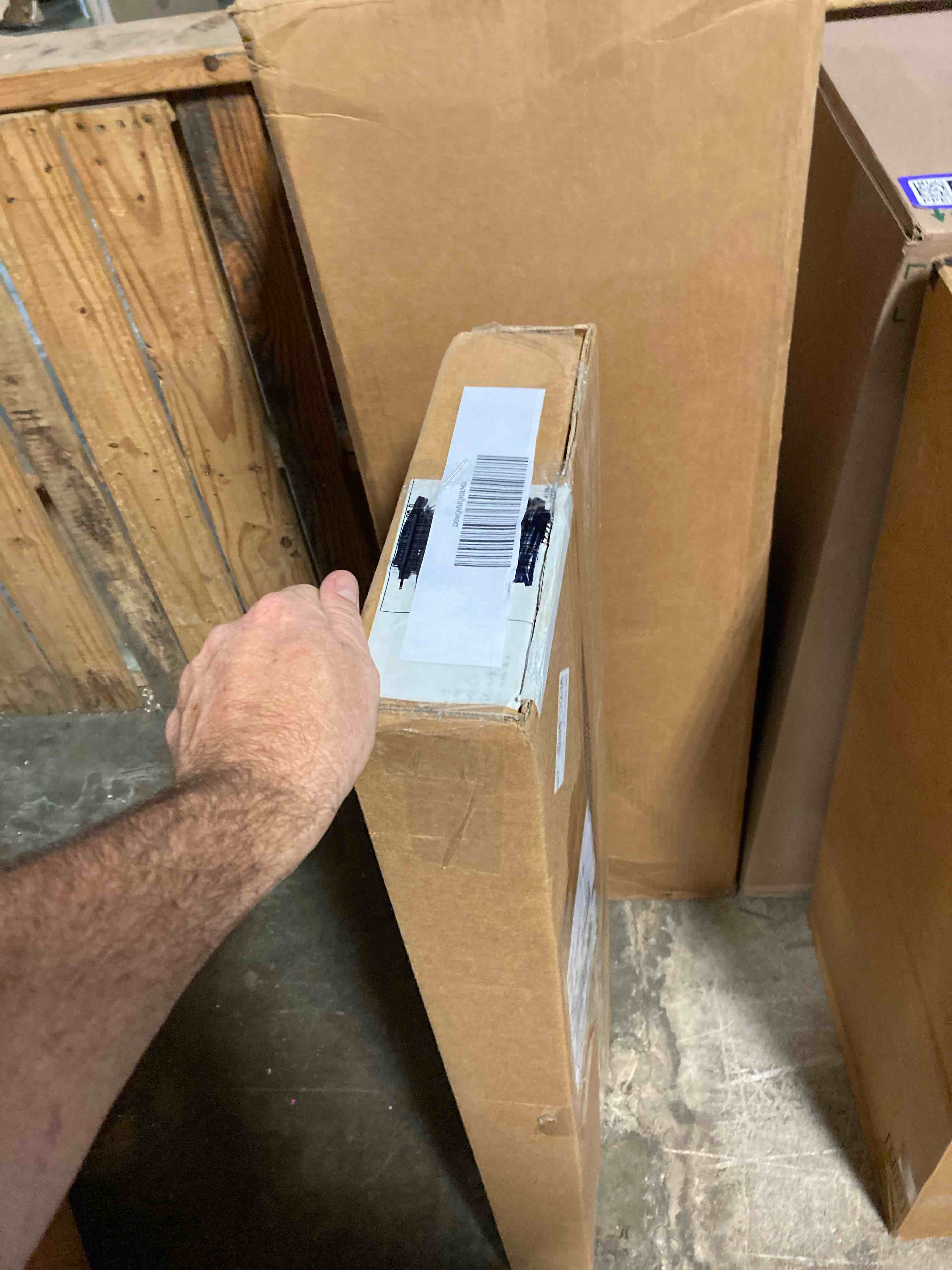 https://s3.amazonaws.com/lotting-images-prod/phillipi/PPE3502338_1755272400618.jpeg