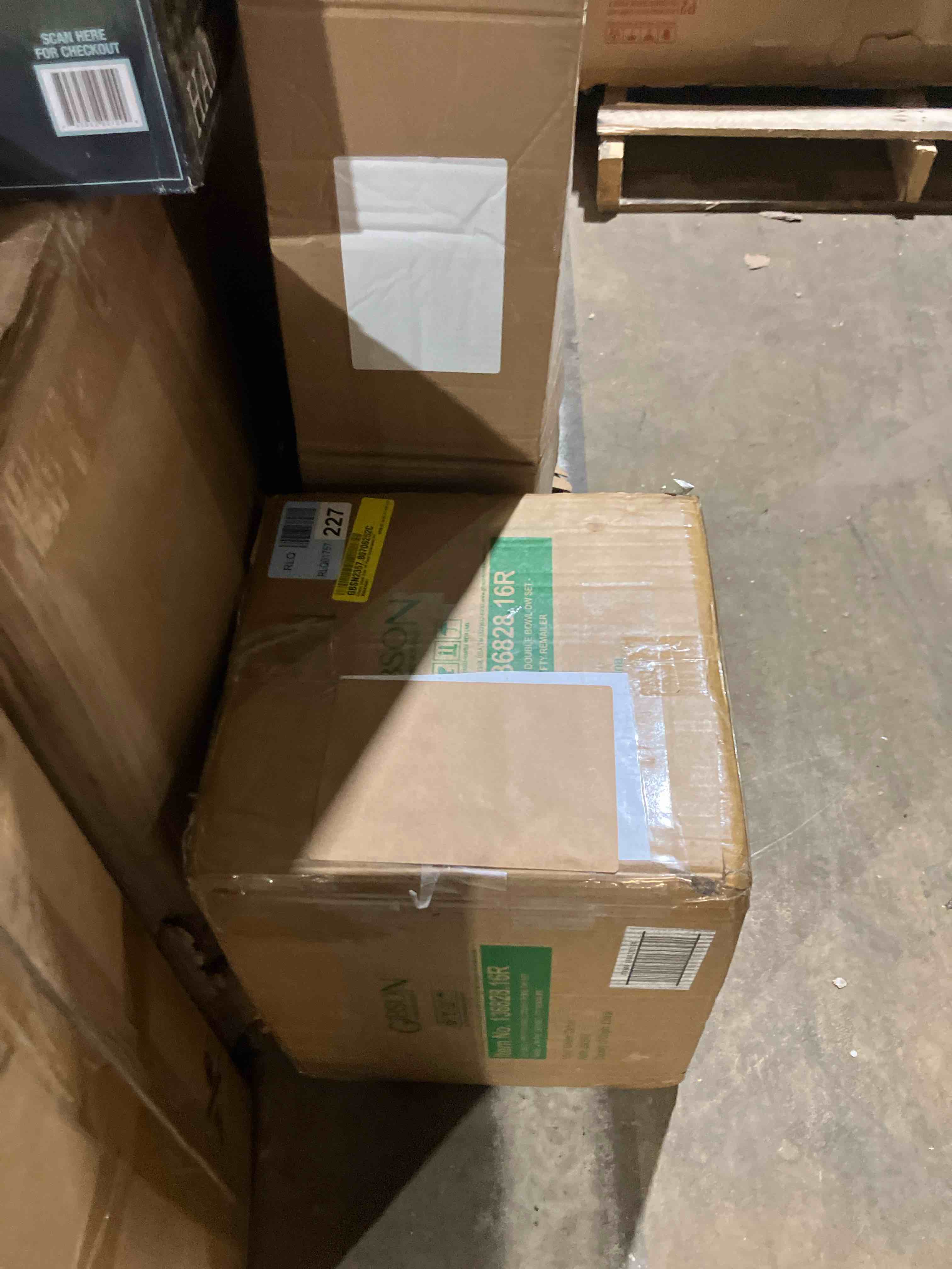 Condition photo showing New/Like New for Gibson Home Vienna Dinnerware Dishes Set  Service for 4 (16pcs)  White