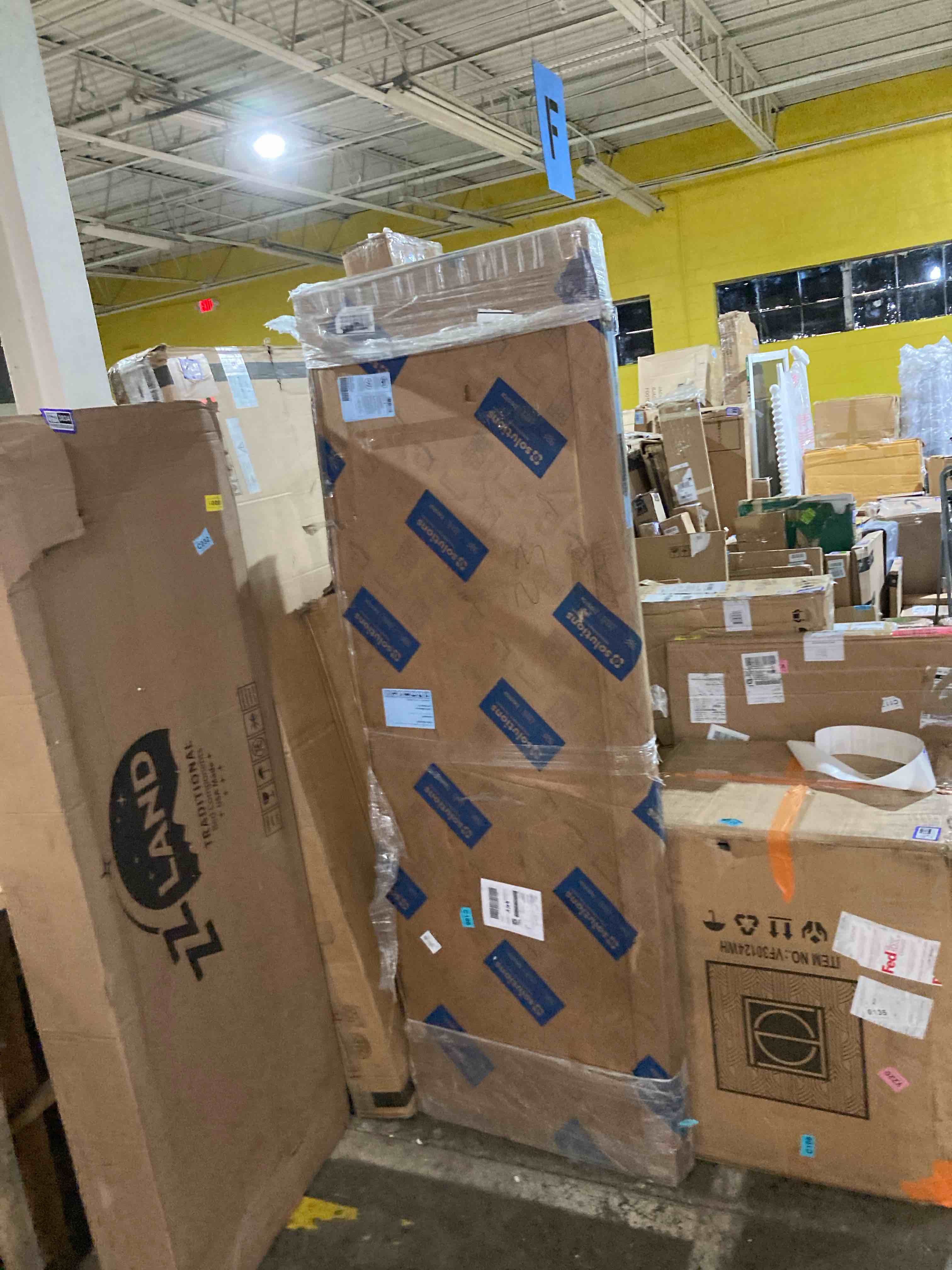 https://s3.amazonaws.com/lotting-images-prod/phillipi/PPE3503833_1756836634673.jpeg