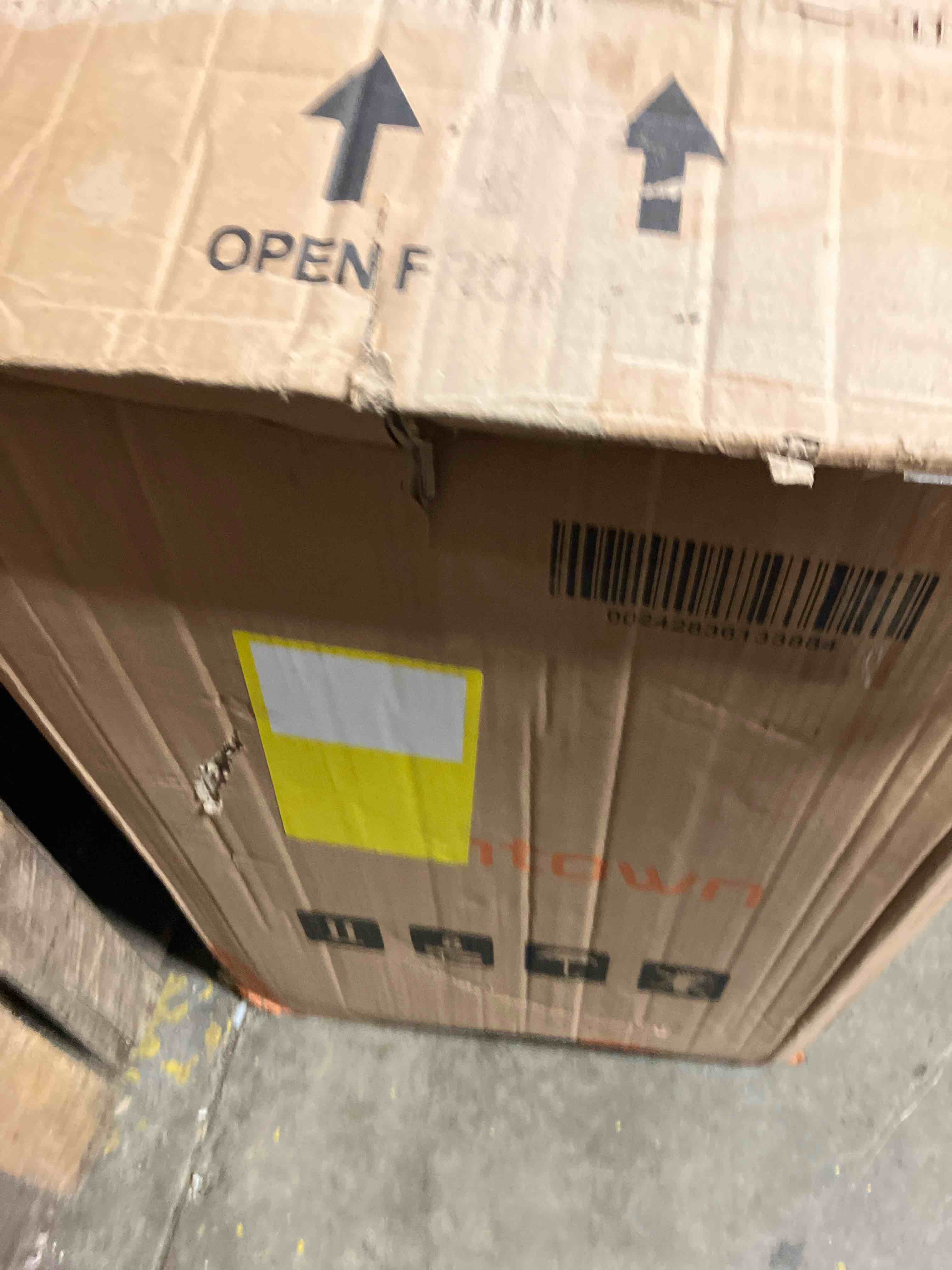 https://s3.amazonaws.com/lotting-images-prod/phillipi/PPE3503983_1756930419451.jpeg