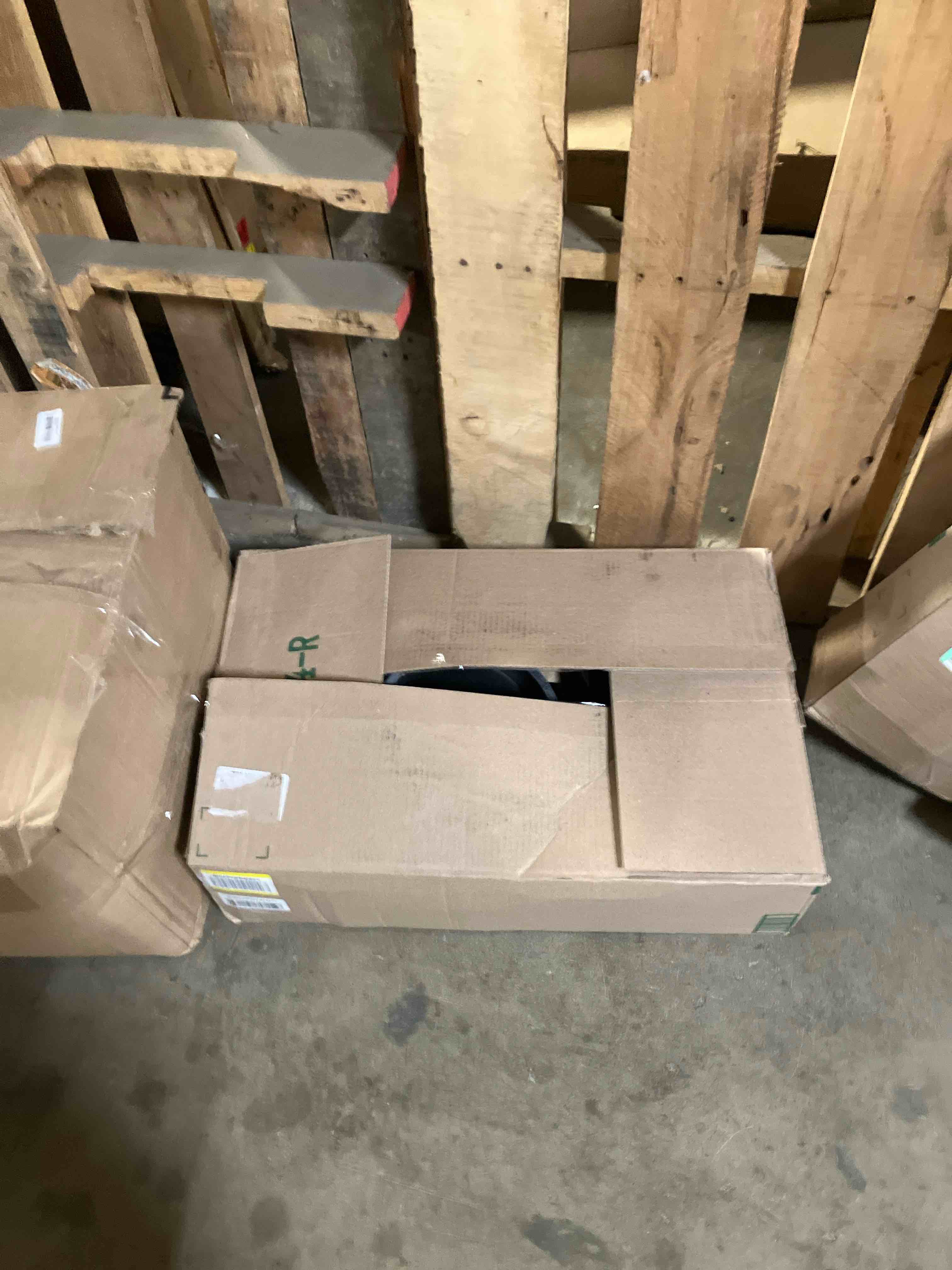 https://s3.amazonaws.com/lotting-images-prod/phillipi/PPE3504203_1757105974153.jpeg