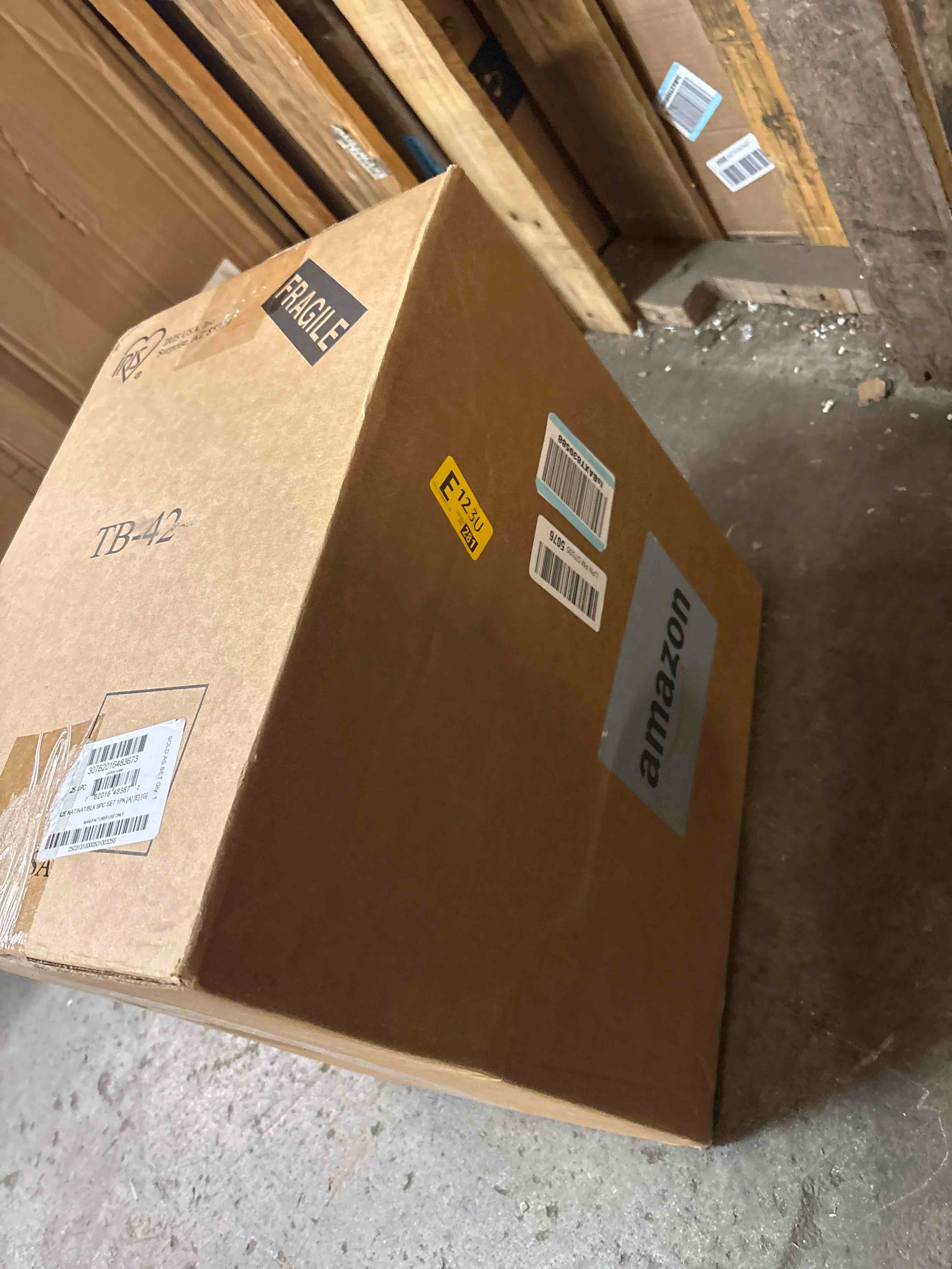 https://s3.amazonaws.com/lotting-images-prod/phillipi/PPE3504281_1757336675798.jpeg