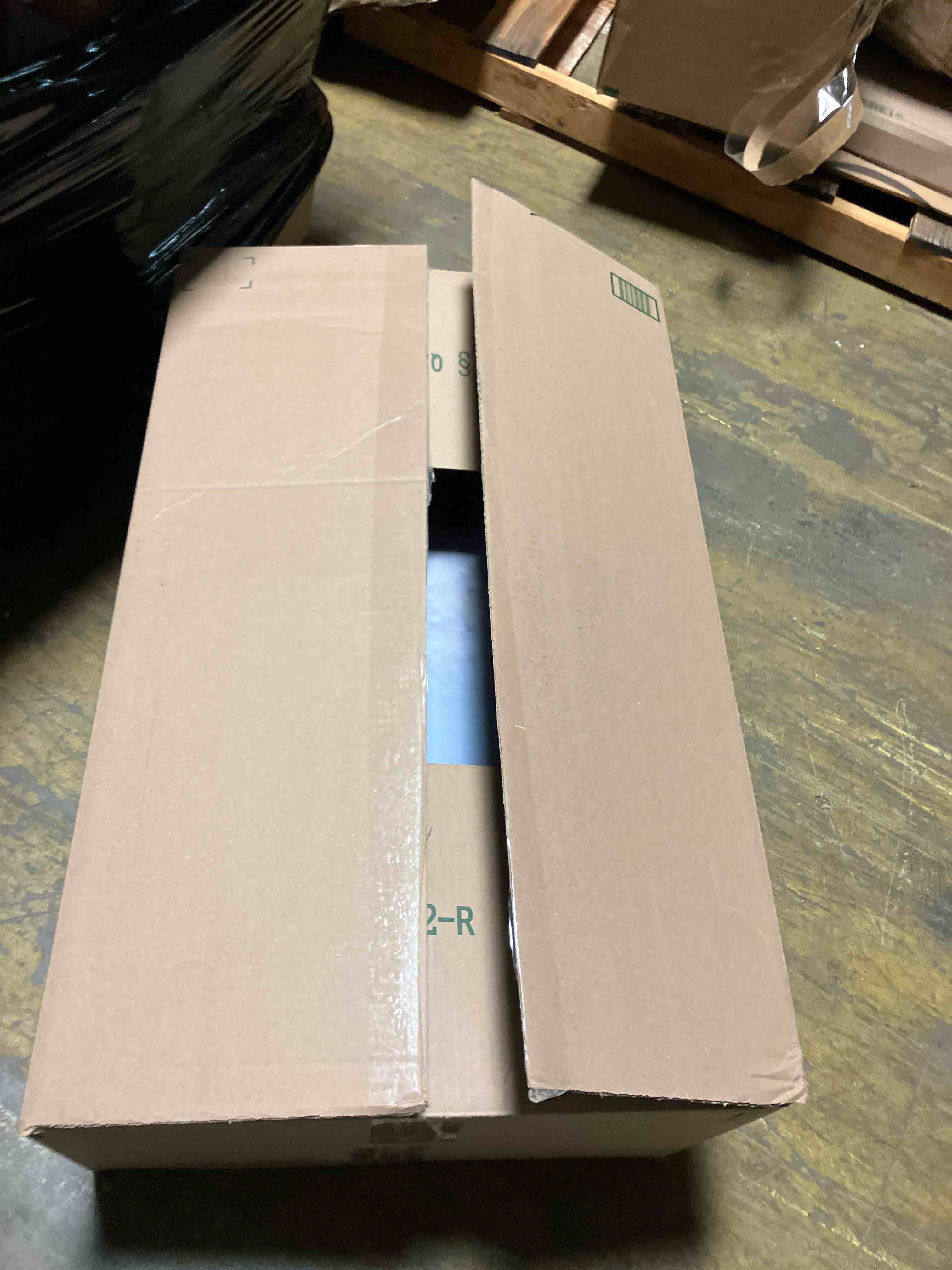 https://s3.amazonaws.com/lotting-images-prod/phillipi/PPE3504502_1757606837464.jpeg