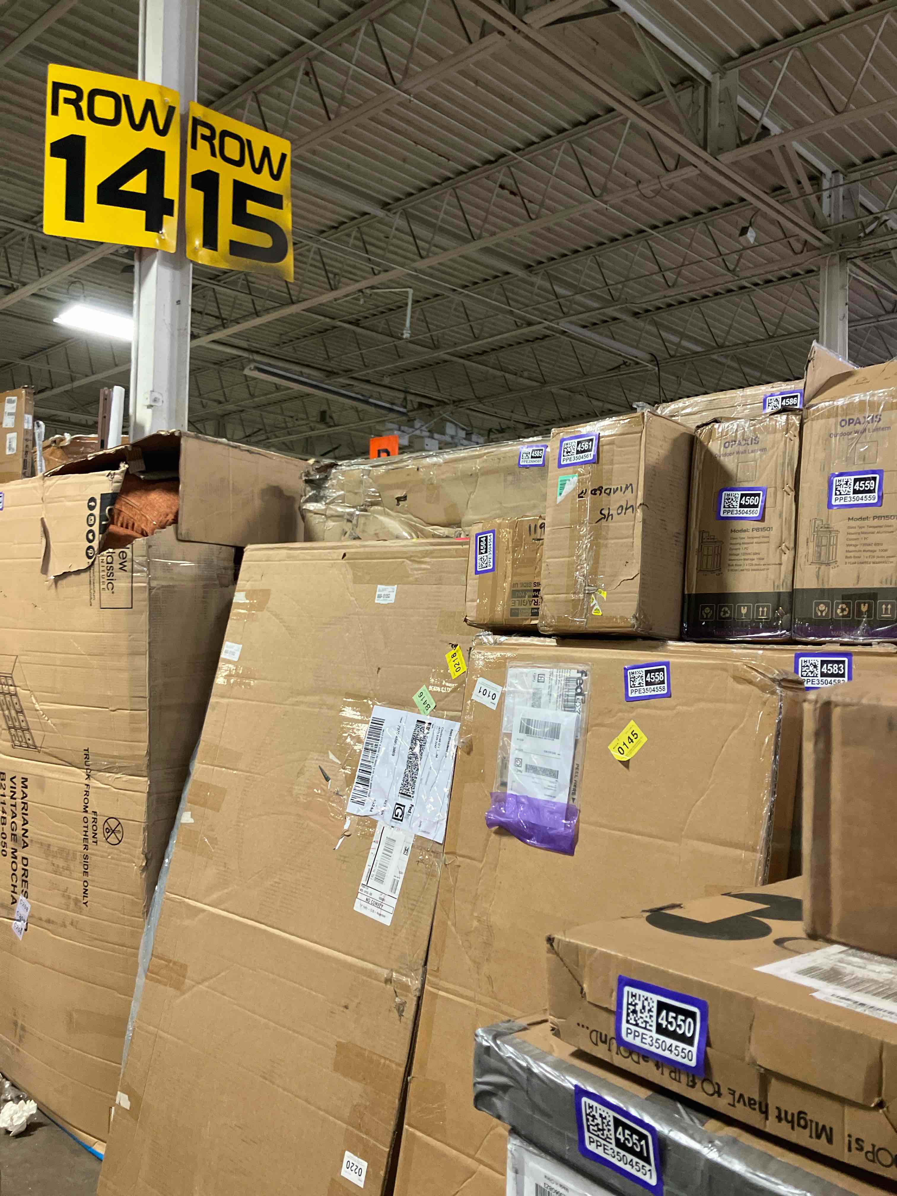 https://s3.amazonaws.com/lotting-images-prod/phillipi/PPE3504550_1758813166976.jpeg