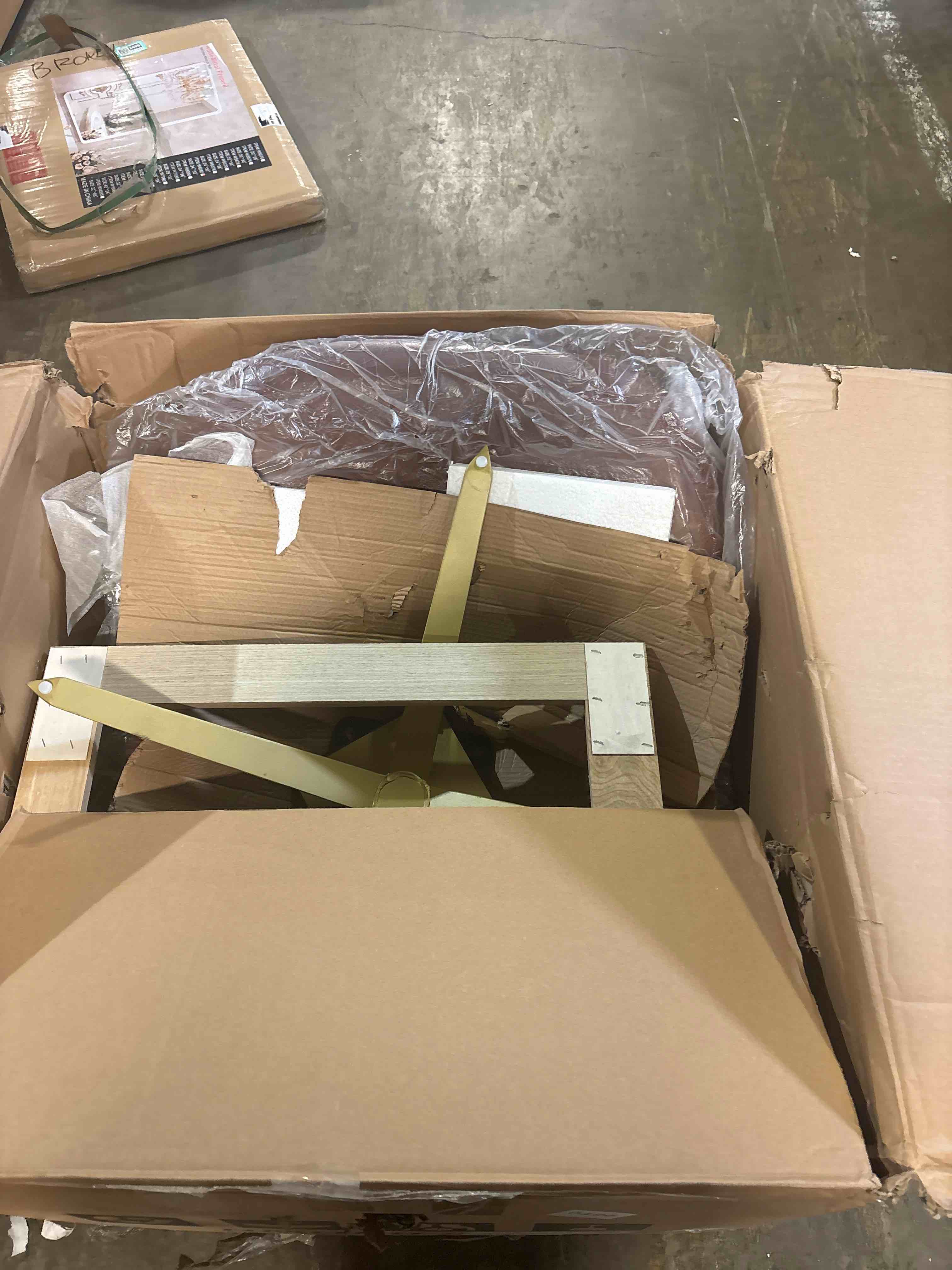 https://s3.amazonaws.com/lotting-images-prod/phillipi/PPE3504711_1758811670604.jpeg
