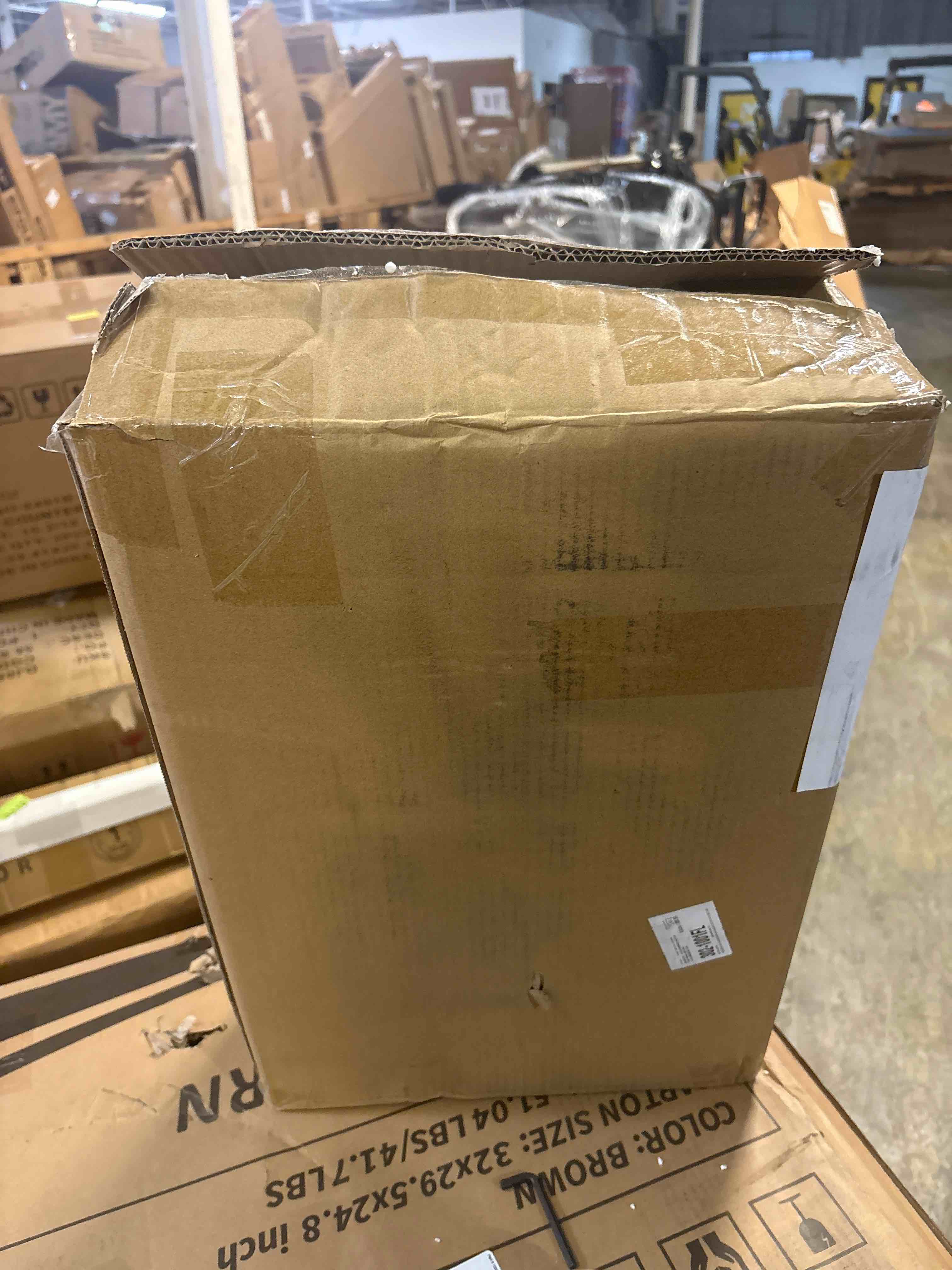 https://s3.amazonaws.com/lotting-images-prod/phillipi/PPE3504713_1758810191487.jpeg