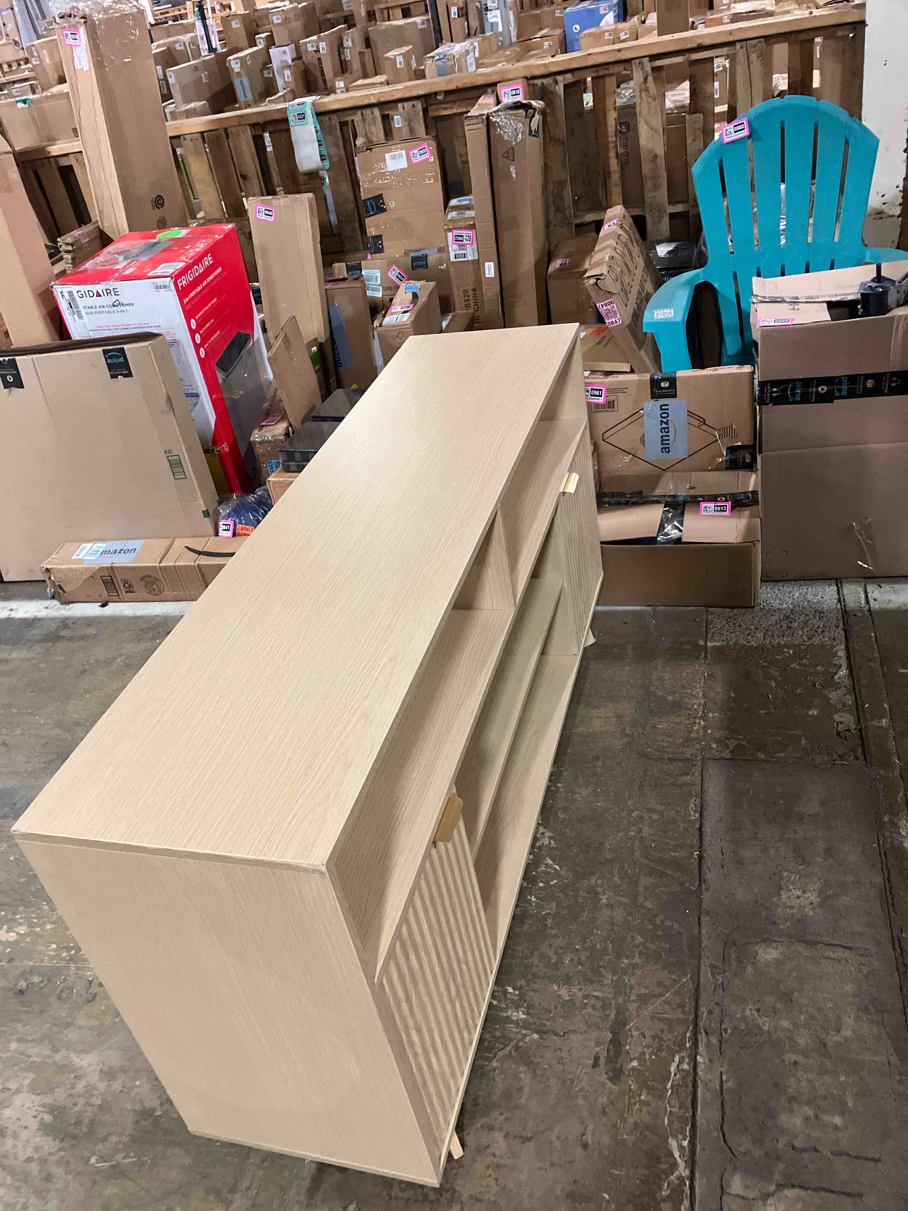 https://s3.amazonaws.com/lotting-images-prod/phillipi/PPE3505729_1755289900457.jpeg
