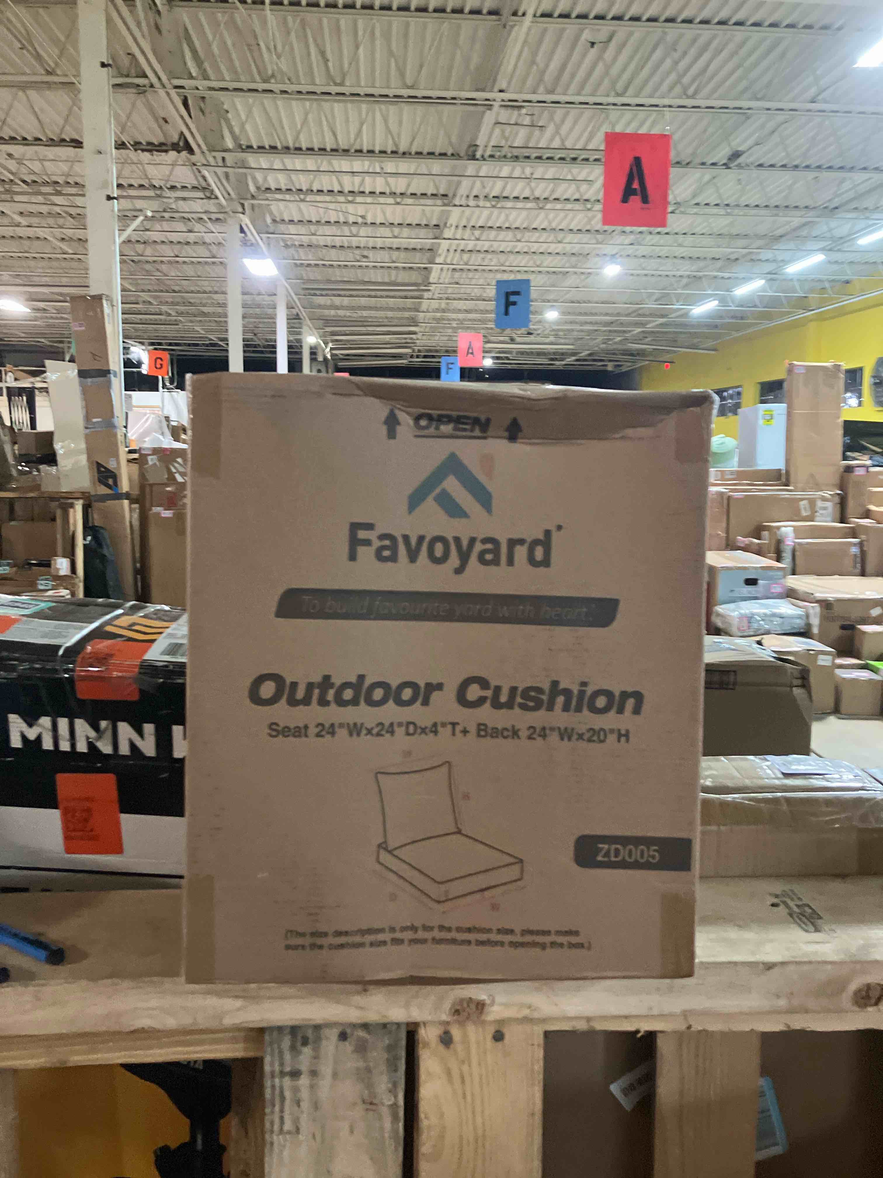 https://s3.amazonaws.com/lotting-images-prod/phillipi/PPE3506461_1756136021097.jpeg