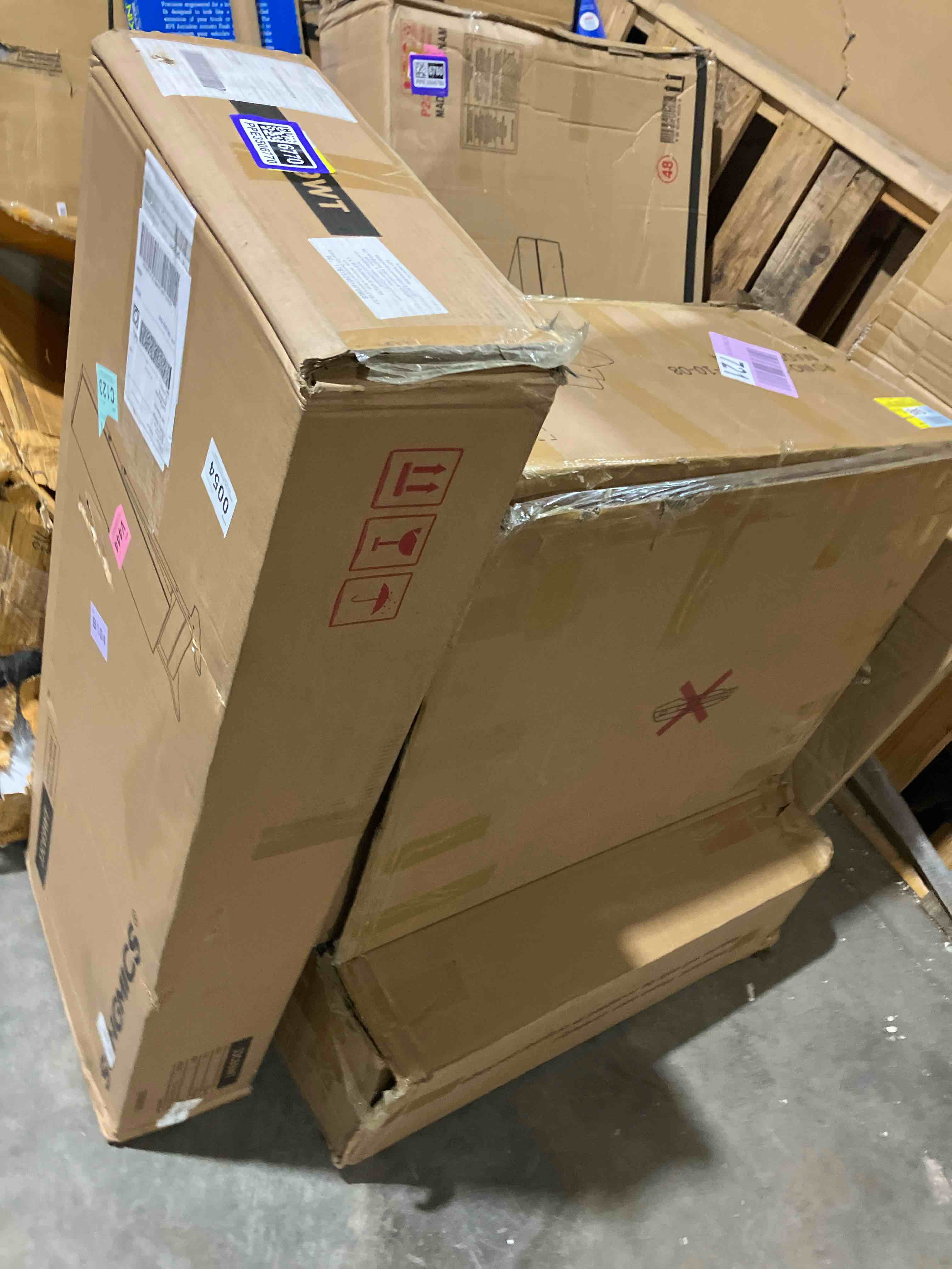 https://s3.amazonaws.com/lotting-images-prod/phillipi/PPE3506770_1756242082965.jpeg