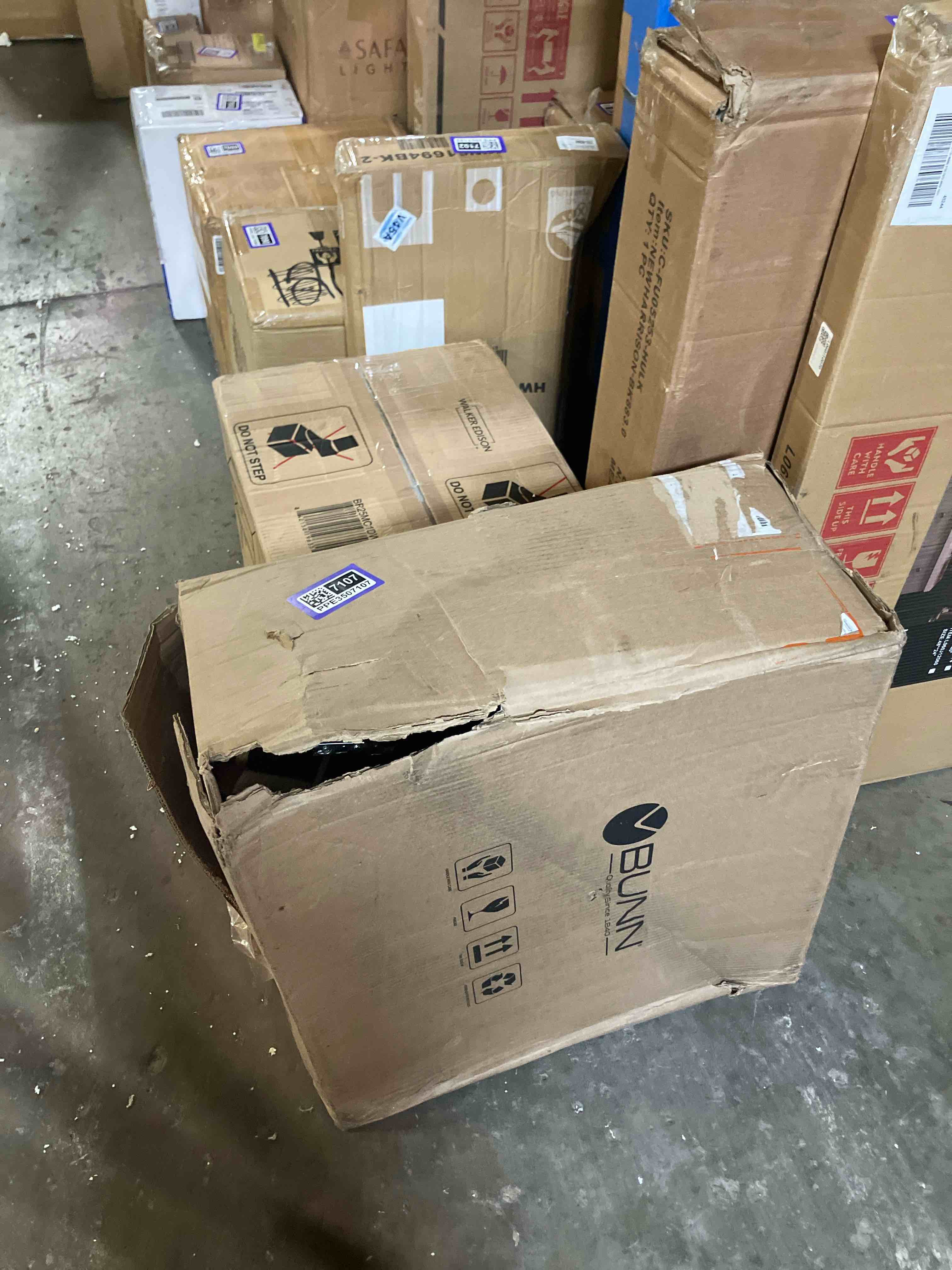 https://s3.amazonaws.com/lotting-images-prod/phillipi/PPE3507107_1757017197192.jpeg