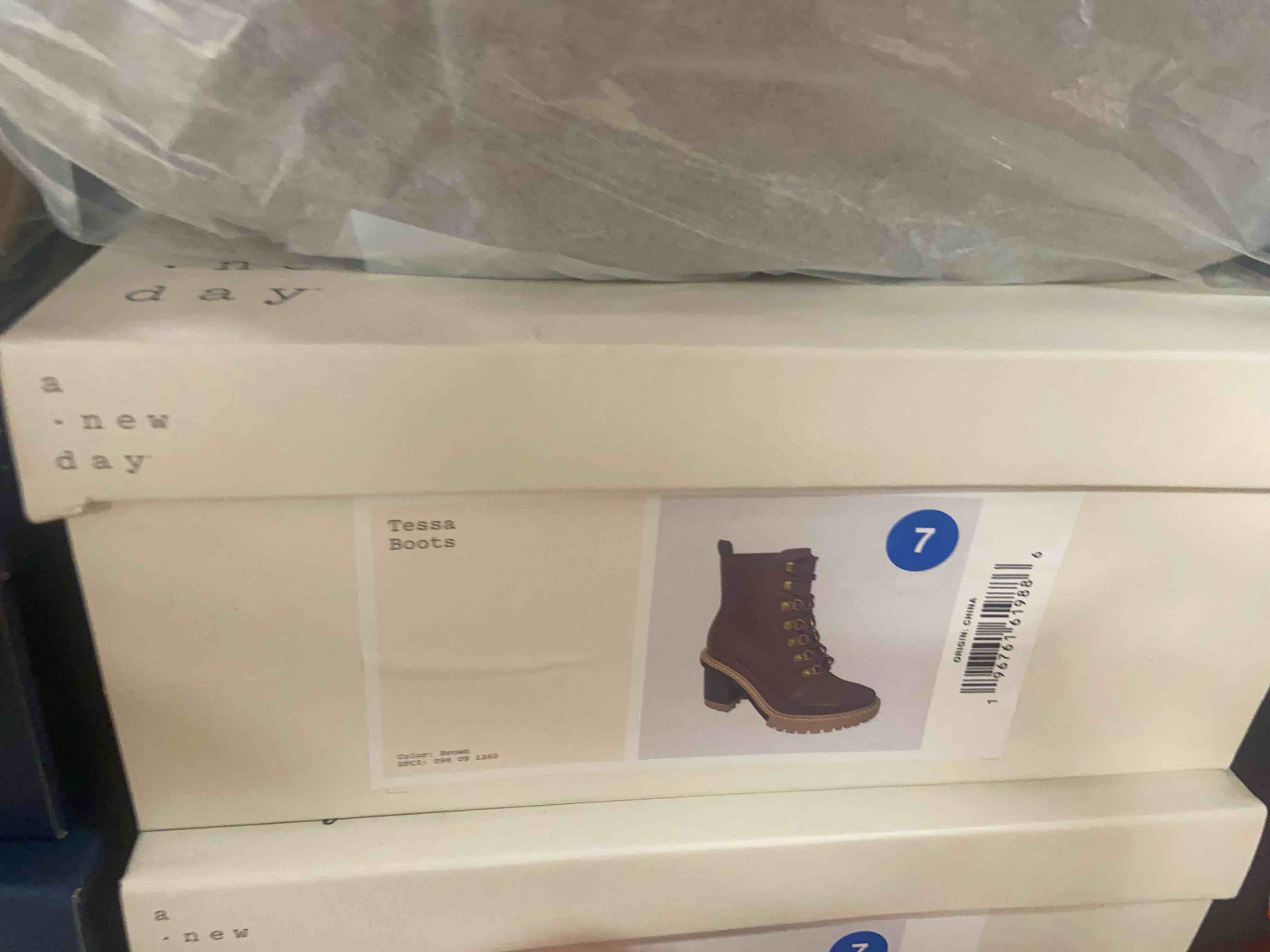 https://s3.amazonaws.com/lotting-images-prod/phillipi/PPE3507831_1761075271378.jpeg
