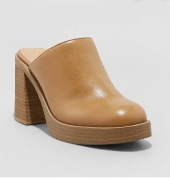 Target Clogs universal threads