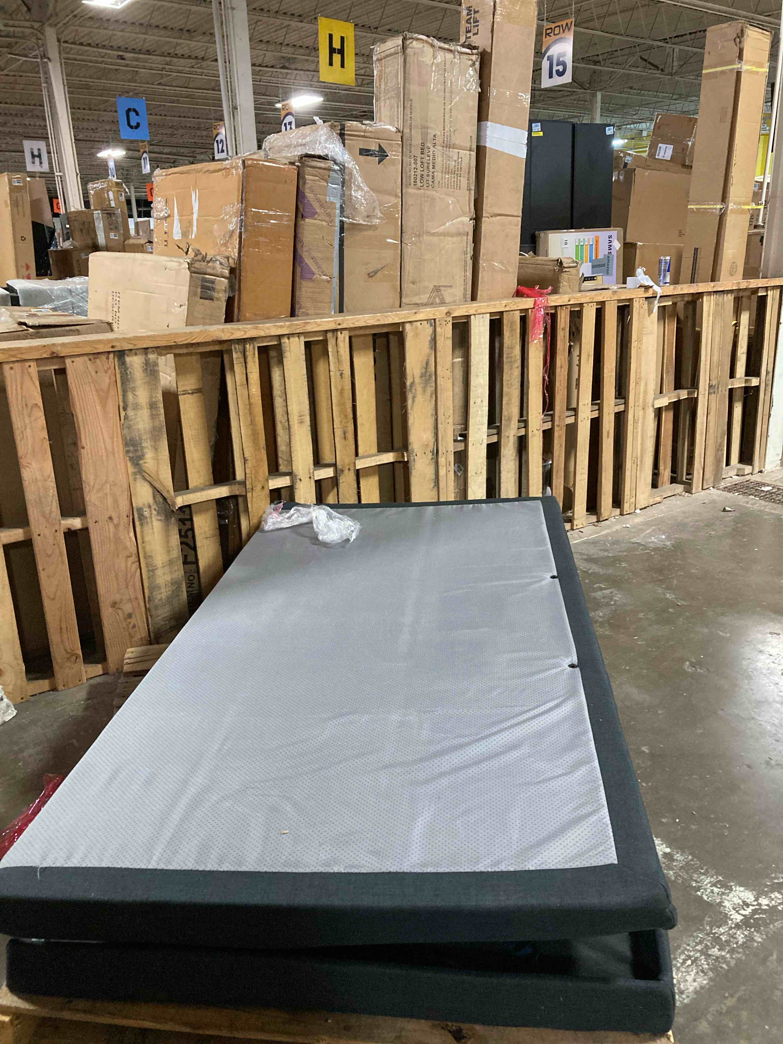 https://s3.amazonaws.com/lotting-images-prod/phillipi/PPE3508623_1758116639766.jpeg