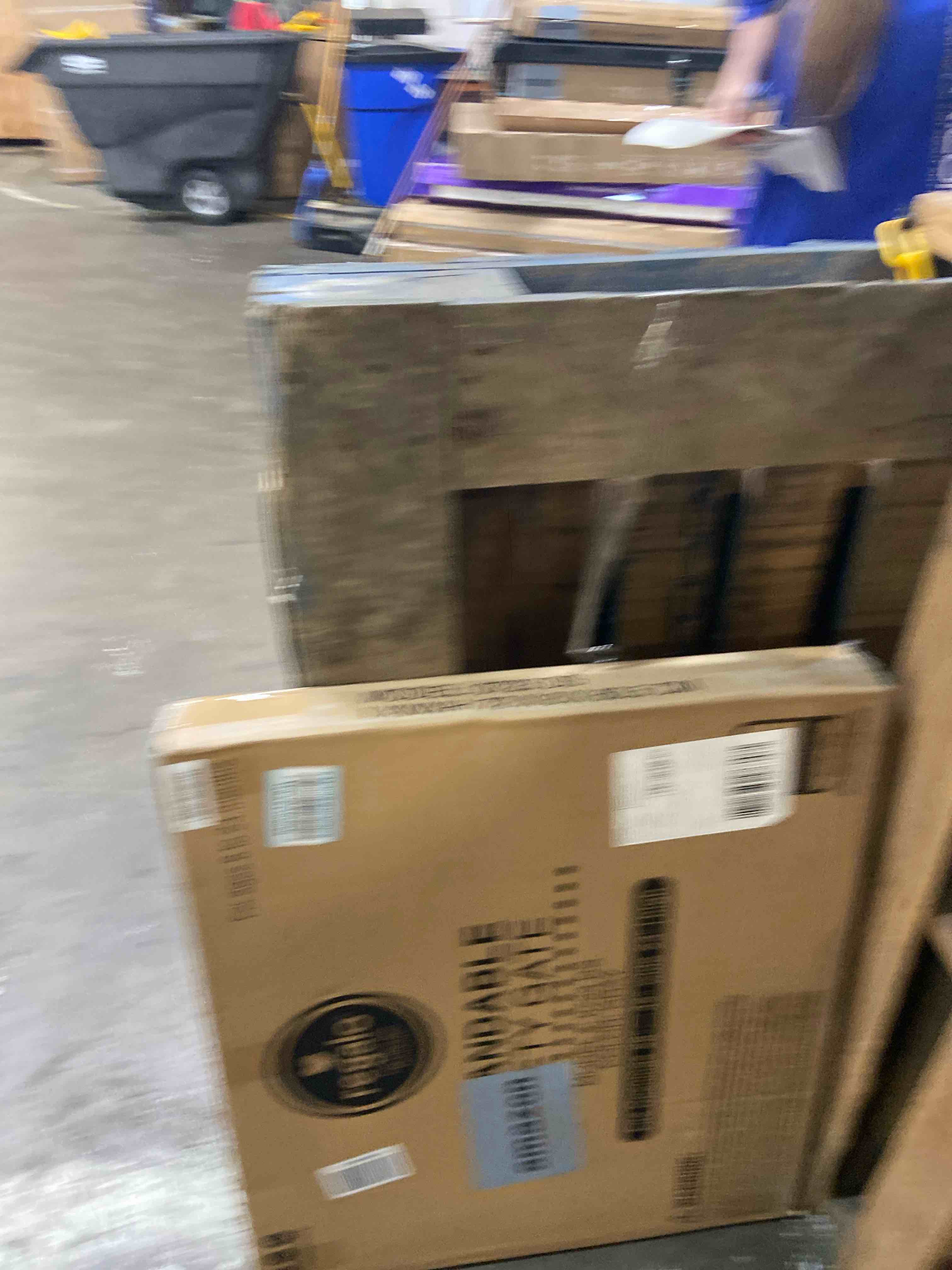 https://s3.amazonaws.com/lotting-images-prod/phillipi/PPE3509149_1758633496081.jpeg