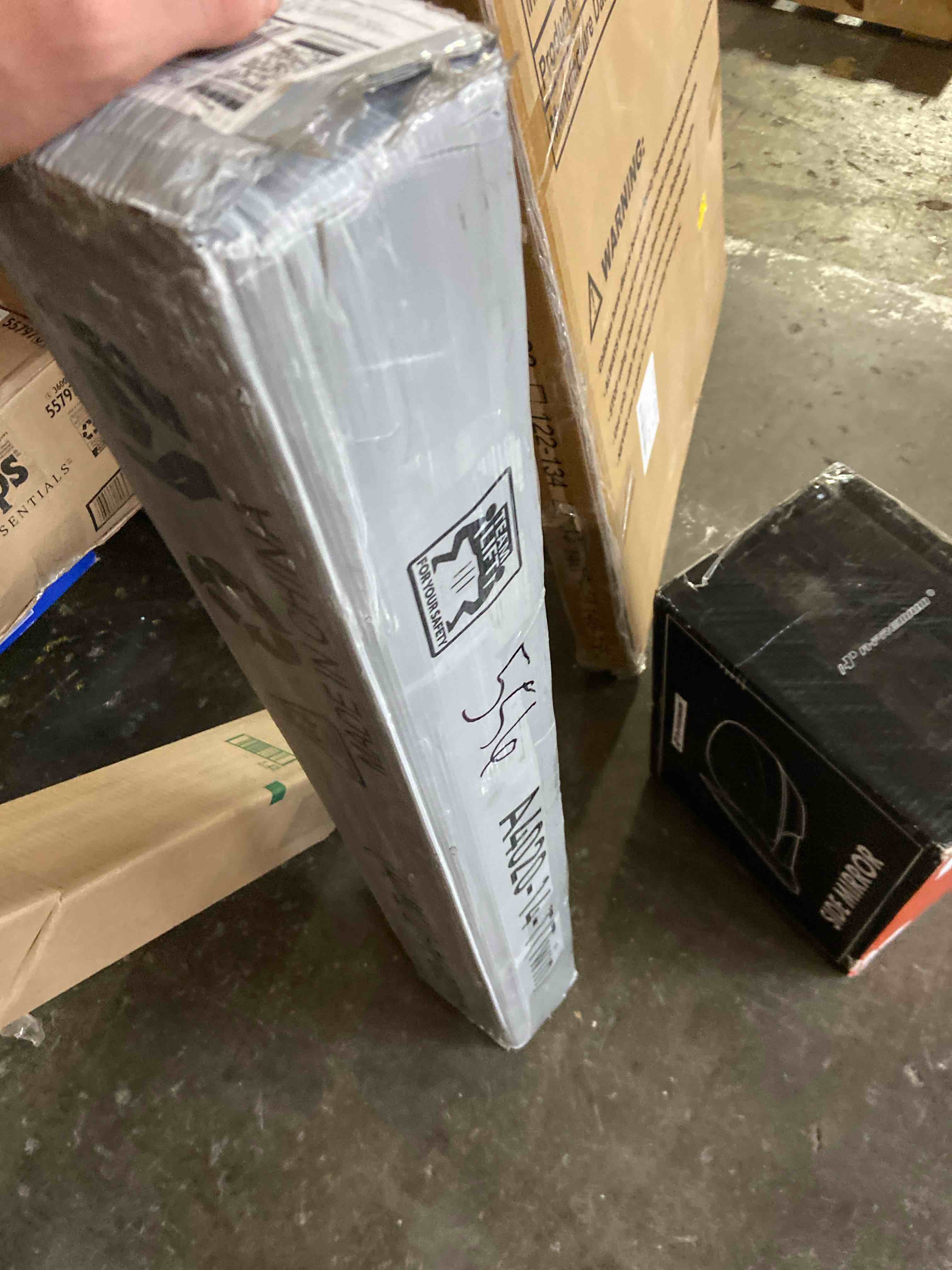 https://s3.amazonaws.com/lotting-images-prod/phillipi/PPE3509194_1758637172481.jpeg
