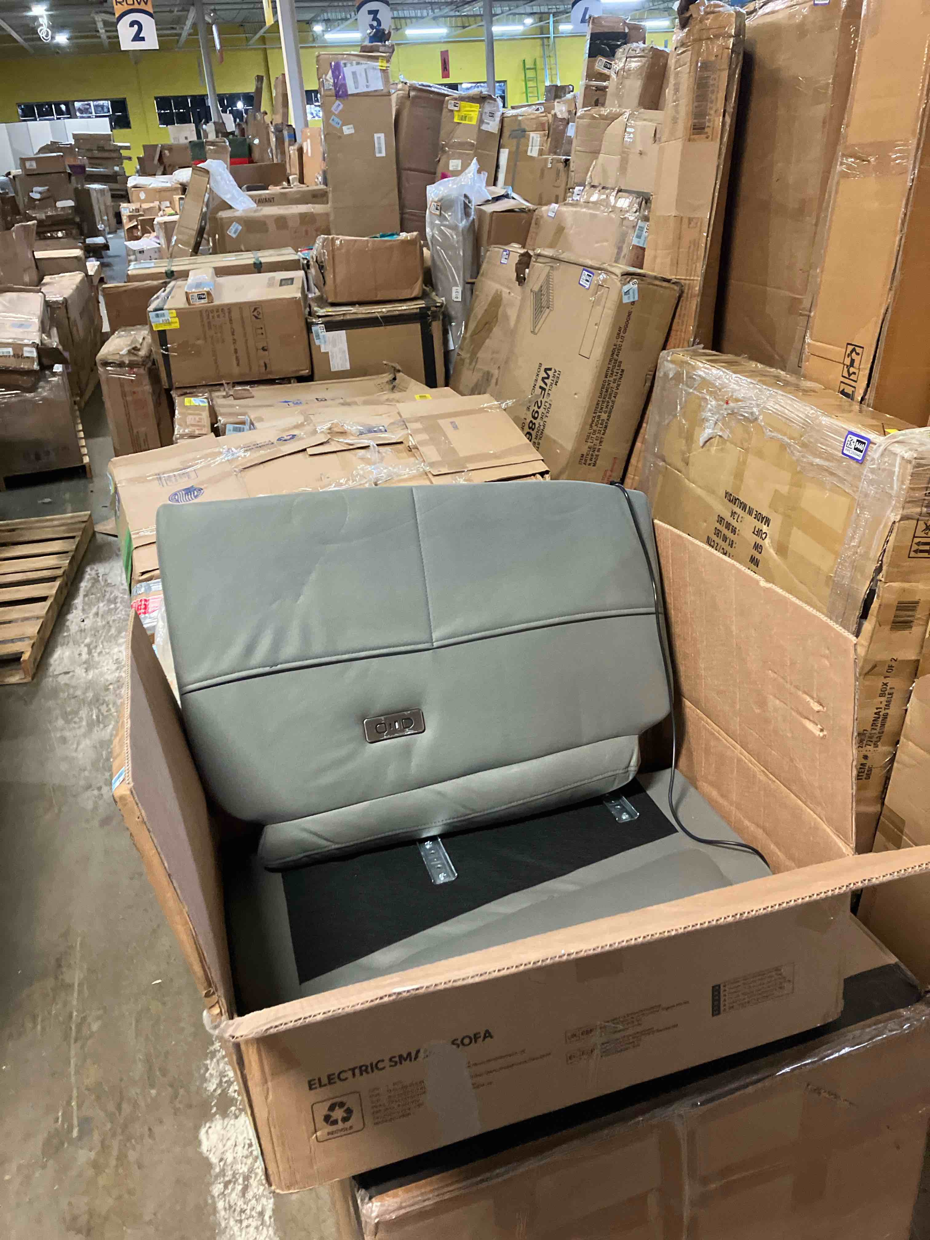https://s3.amazonaws.com/lotting-images-prod/phillipi/PPE3509446_1760043477484.jpeg