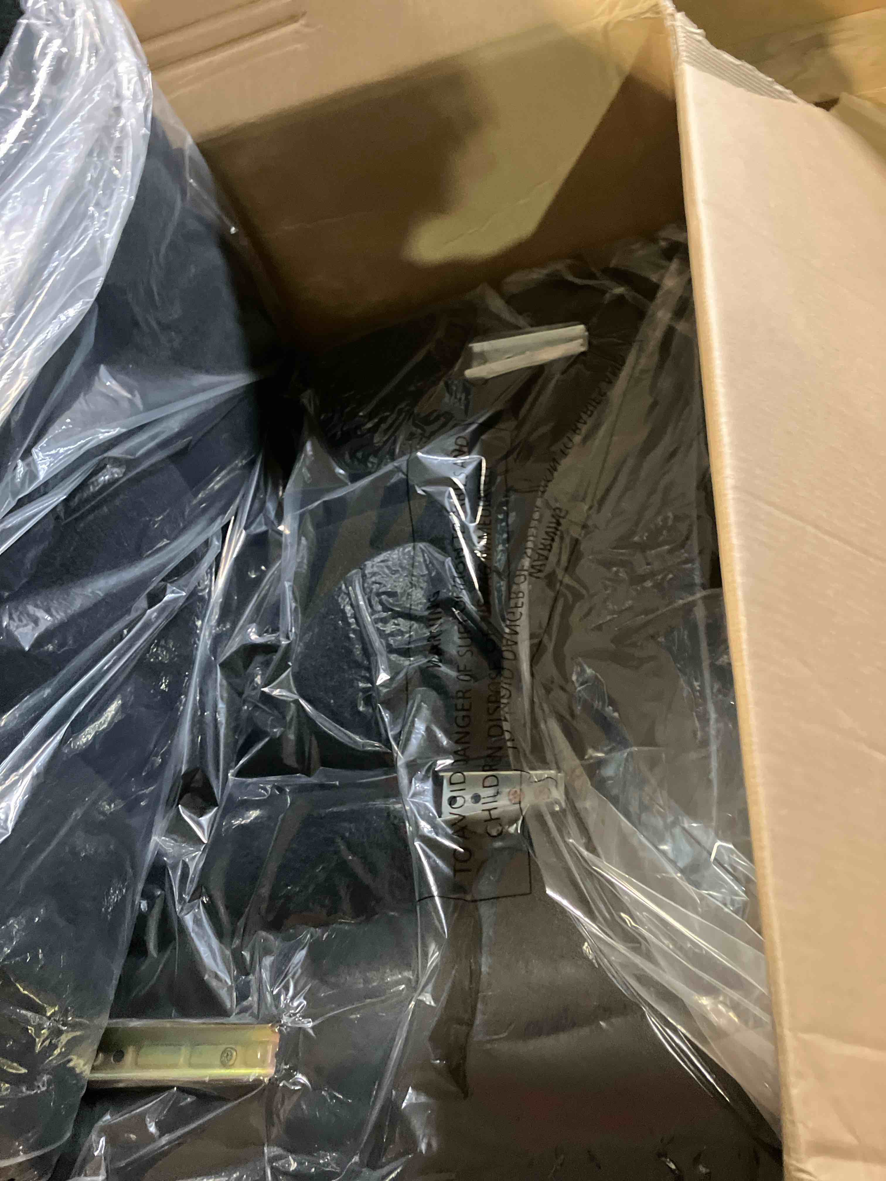 https://s3.amazonaws.com/lotting-images-prod/phillipi/PPE3509487_1760116126448.jpeg