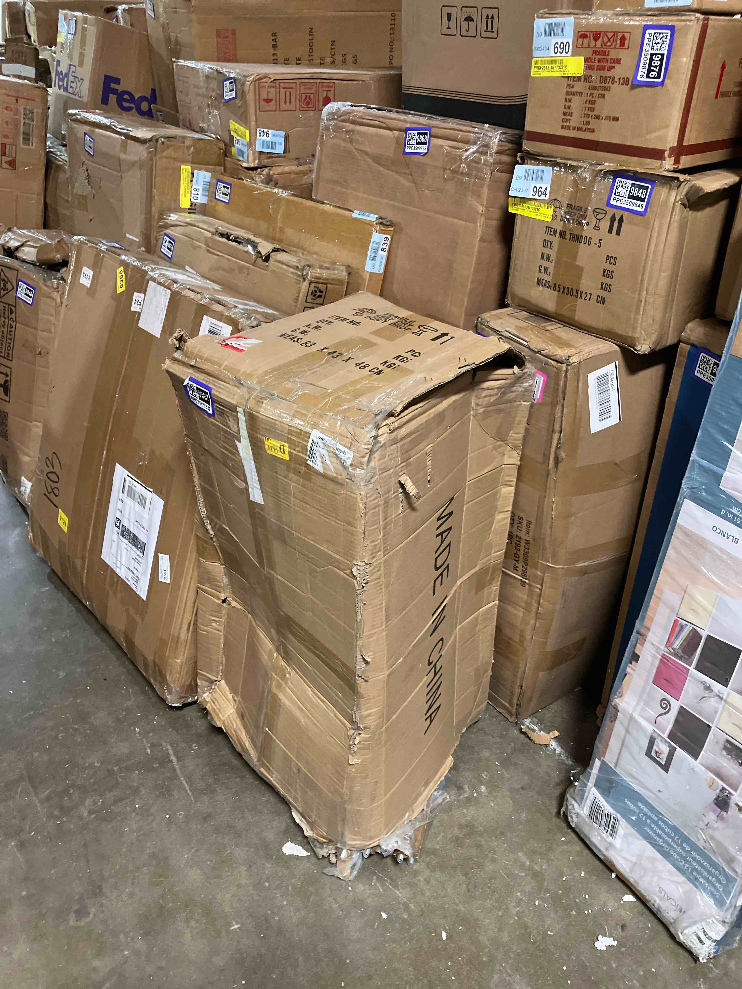https://s3.amazonaws.com/lotting-images-prod/phillipi/PPE3509887_1759261193826.jpeg