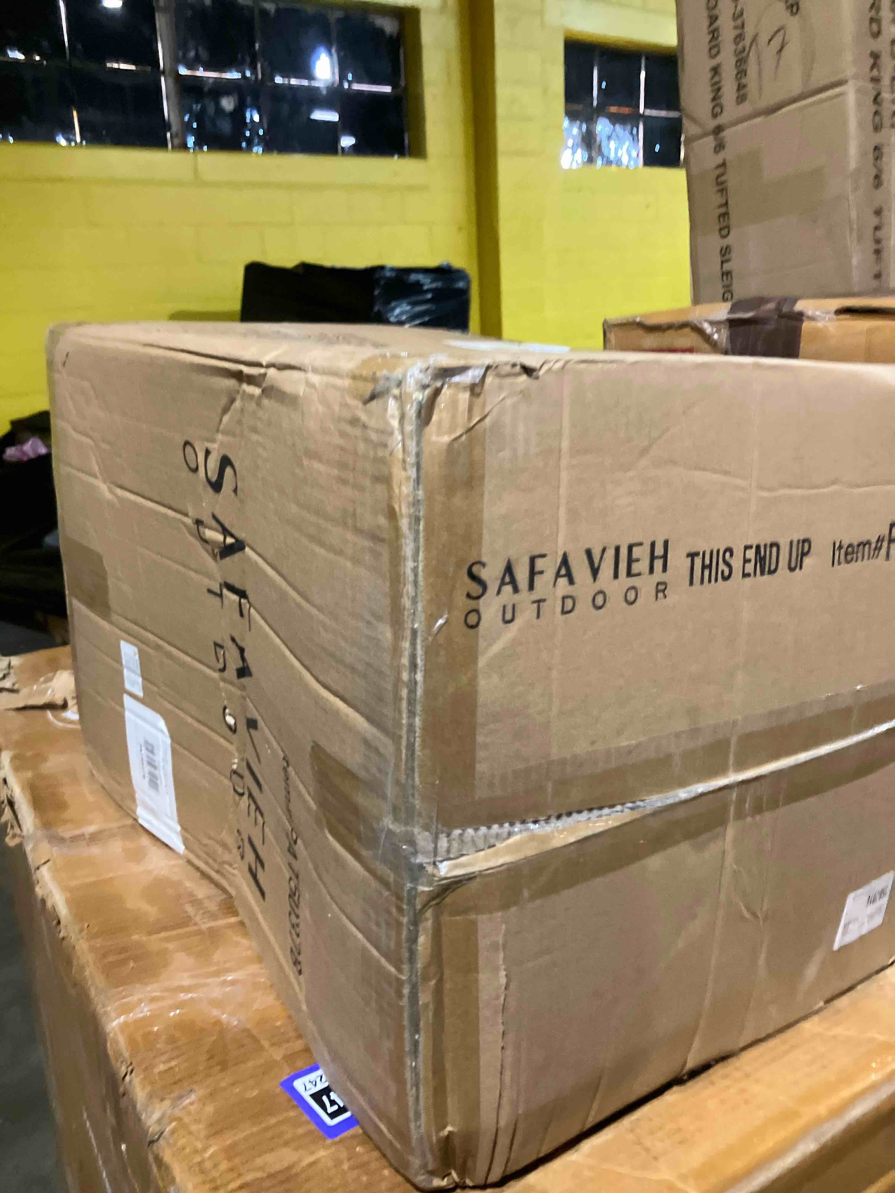 https://s3.amazonaws.com/lotting-images-prod/phillipi/PPE3511253_1757429749078.jpeg