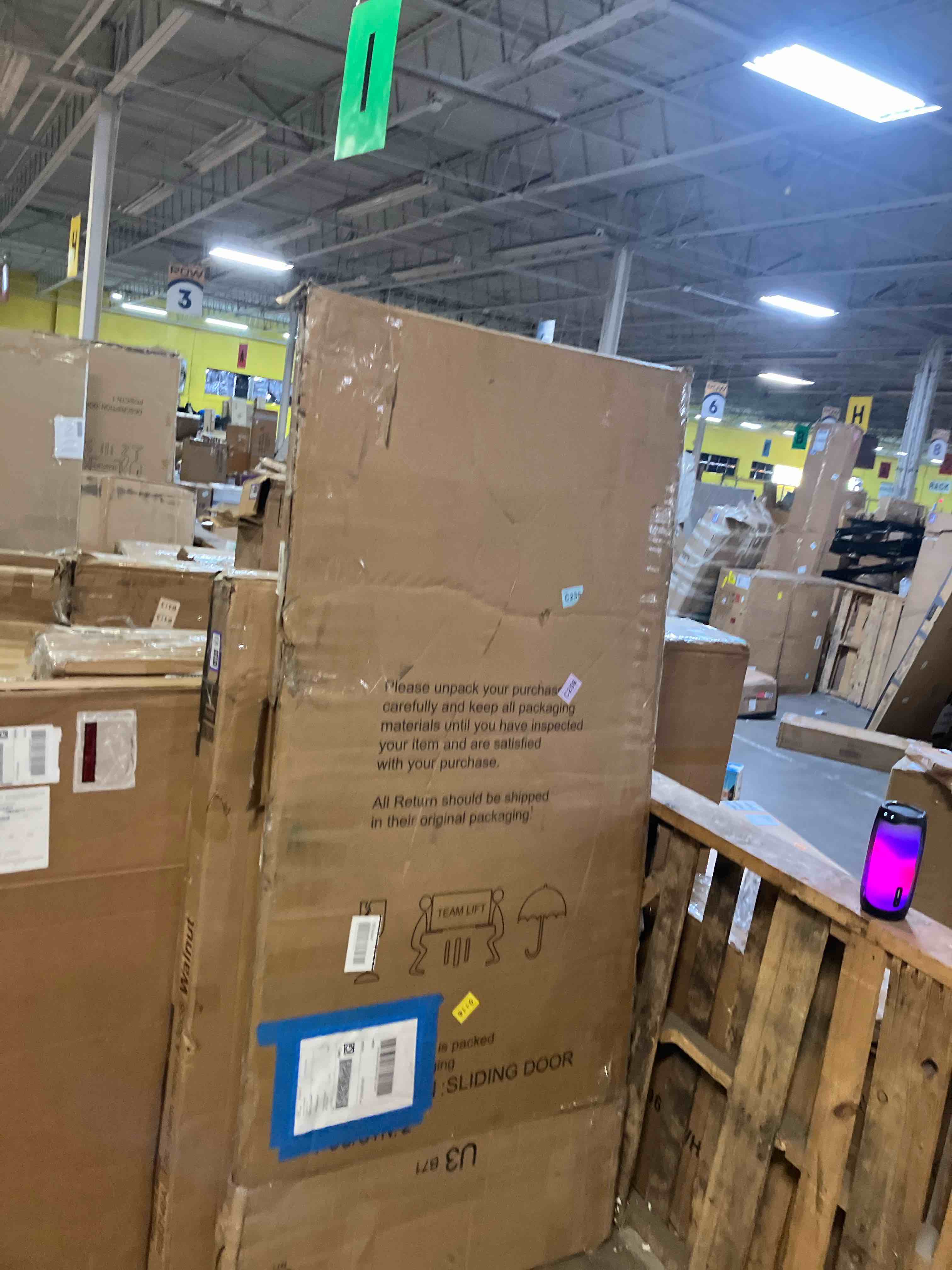 https://s3.amazonaws.com/lotting-images-prod/phillipi/PPE3511352_1757690837675.jpeg