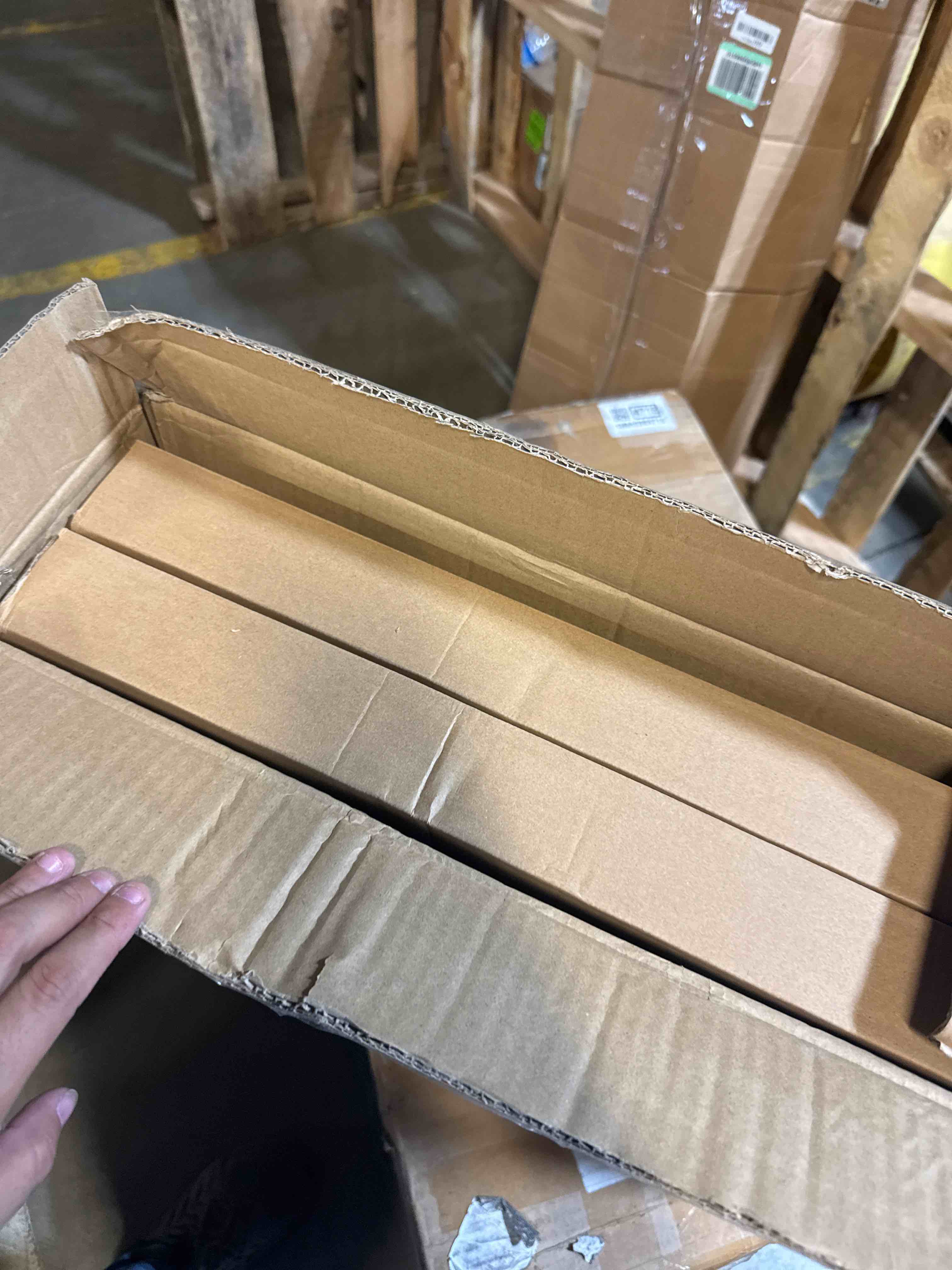 https://s3.amazonaws.com/lotting-images-prod/phillipi/PPE3511670_1758046581136.jpeg